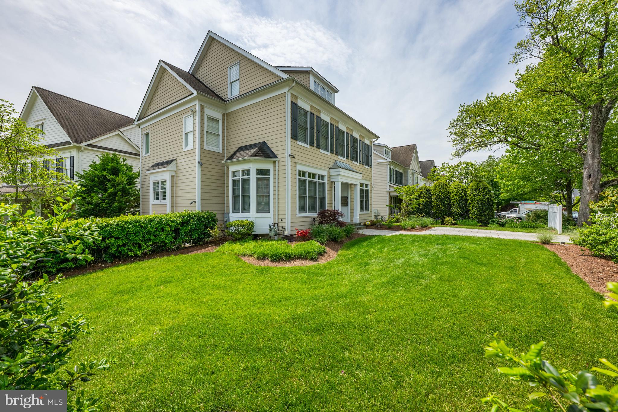 5102 MANNING DRIVE