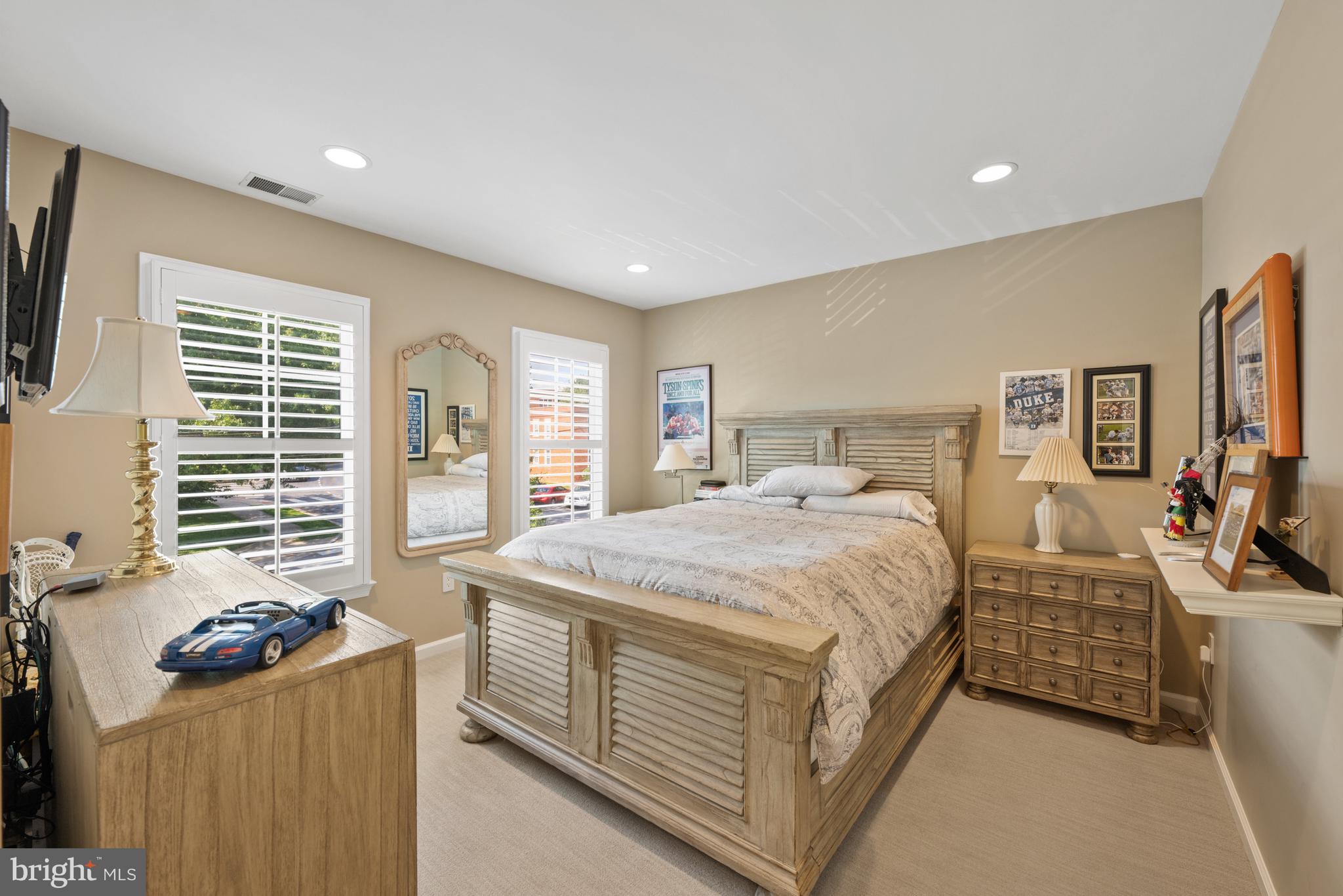 5102 MANNING DRIVE