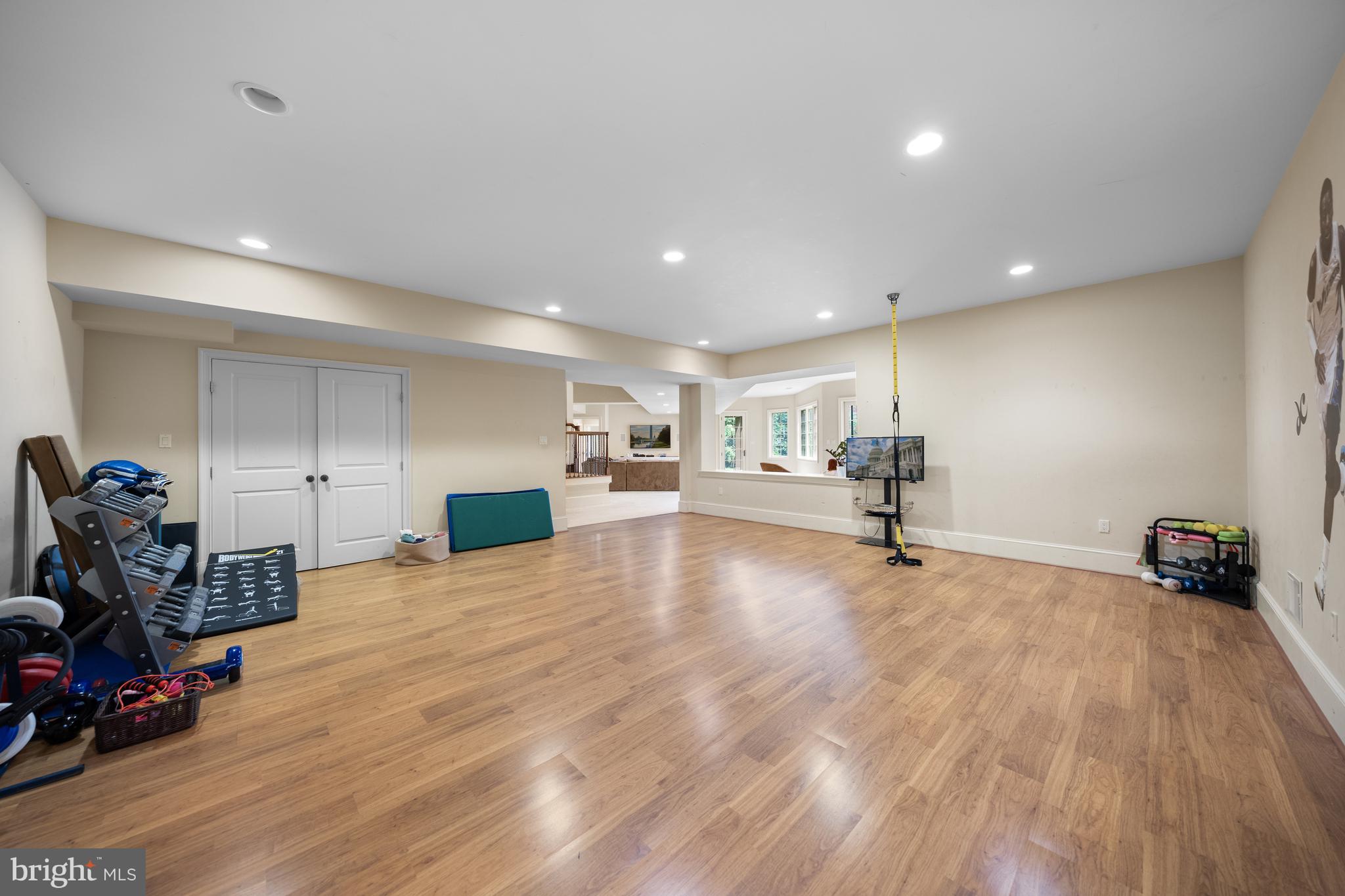 10 BURNING TREE COURT