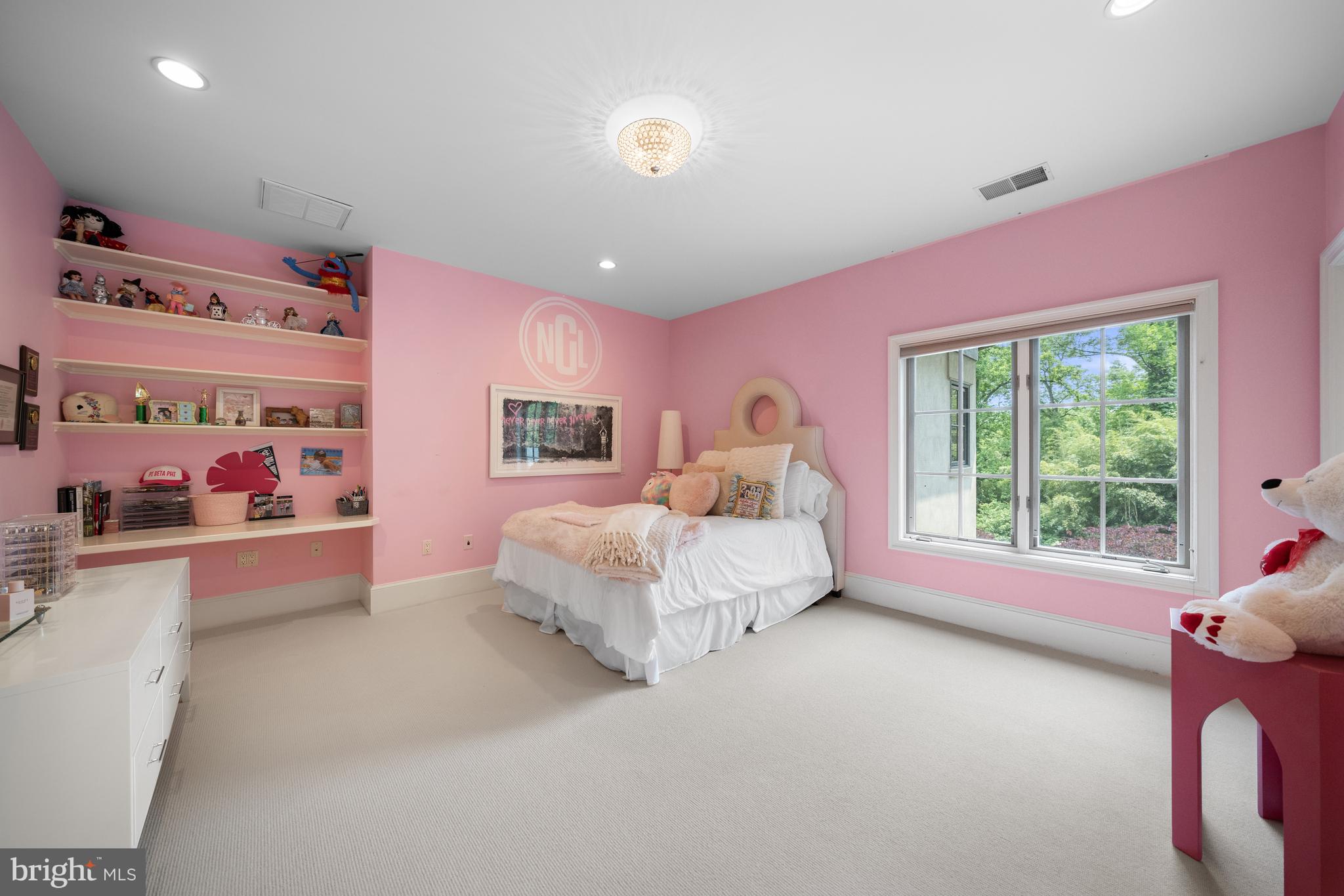10 BURNING TREE COURT