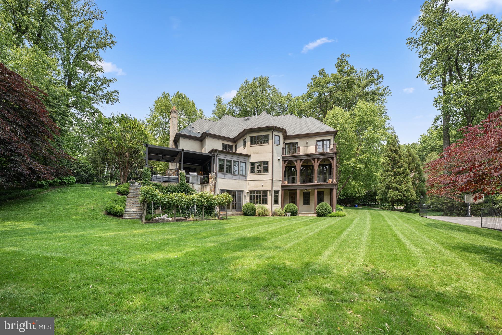10 BURNING TREE COURT