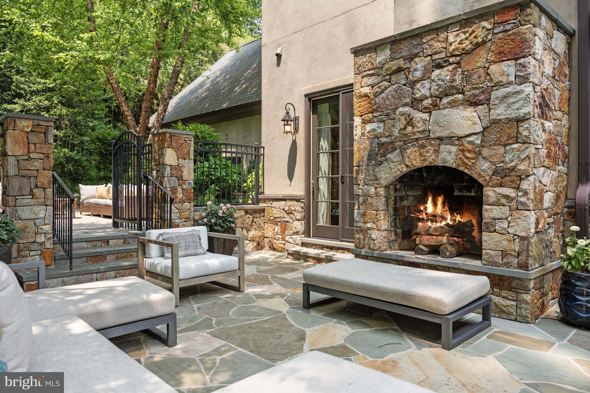 10 BURNING TREE COURT