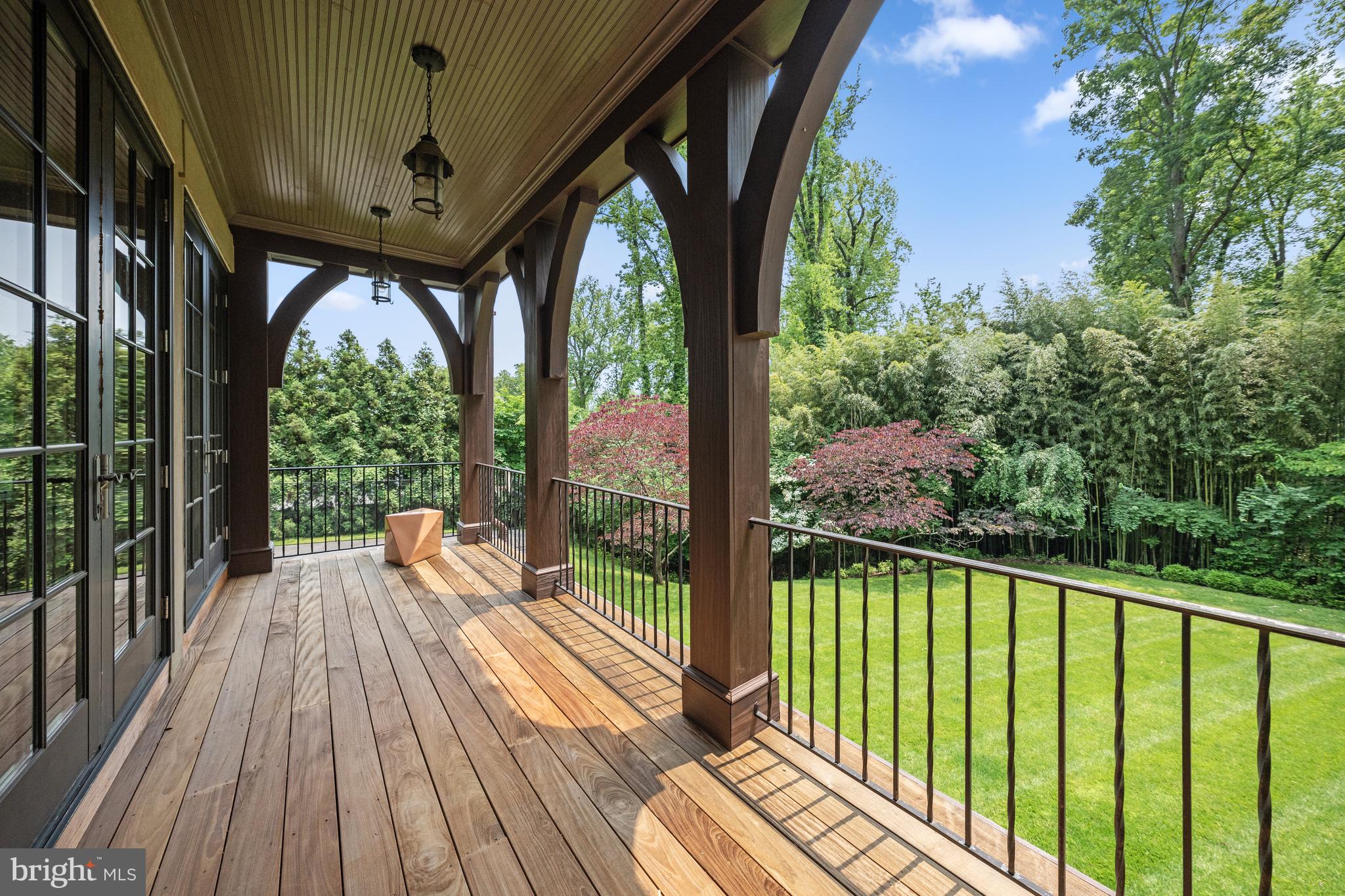 10 BURNING TREE COURT