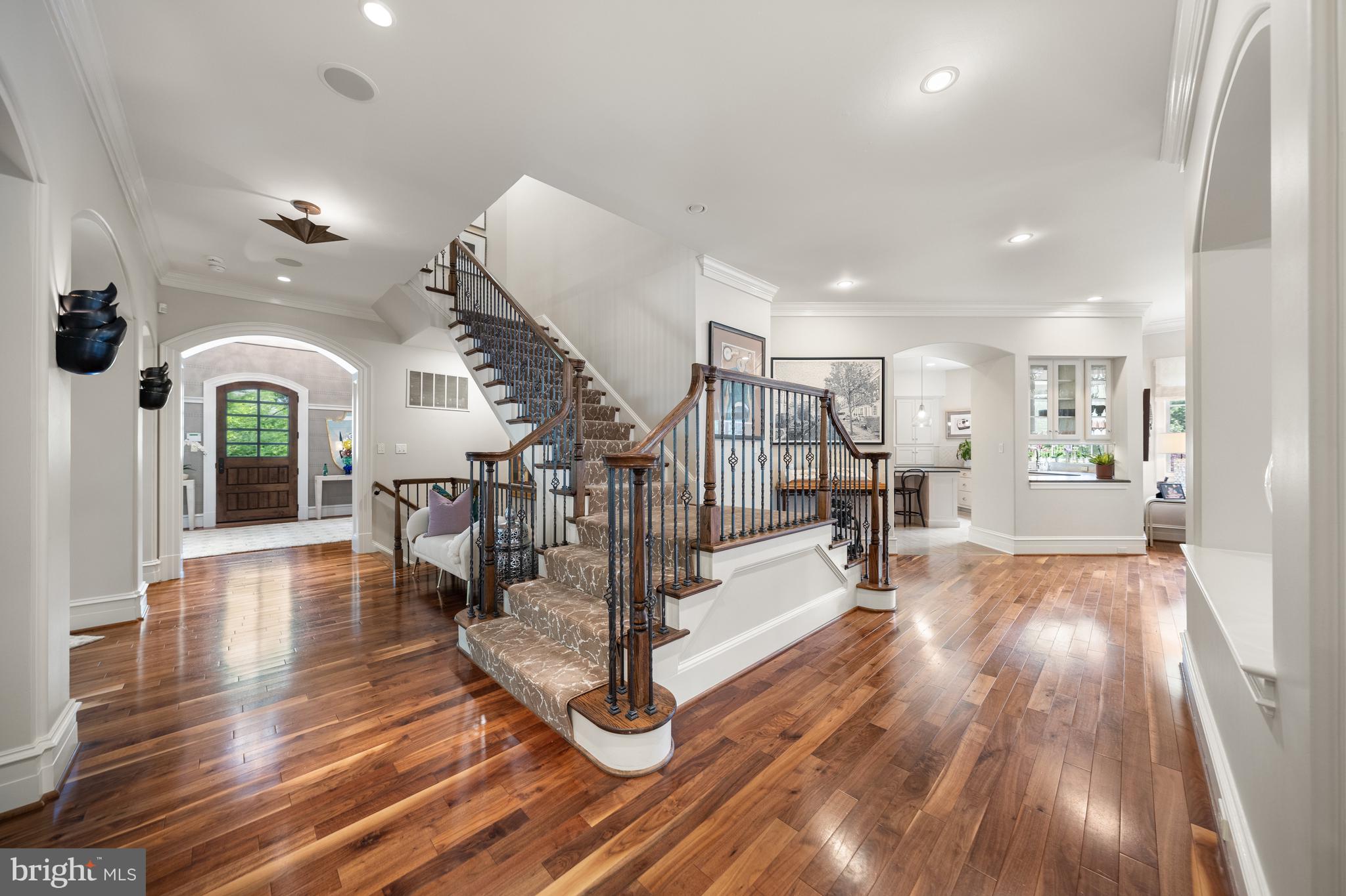 10 BURNING TREE COURT