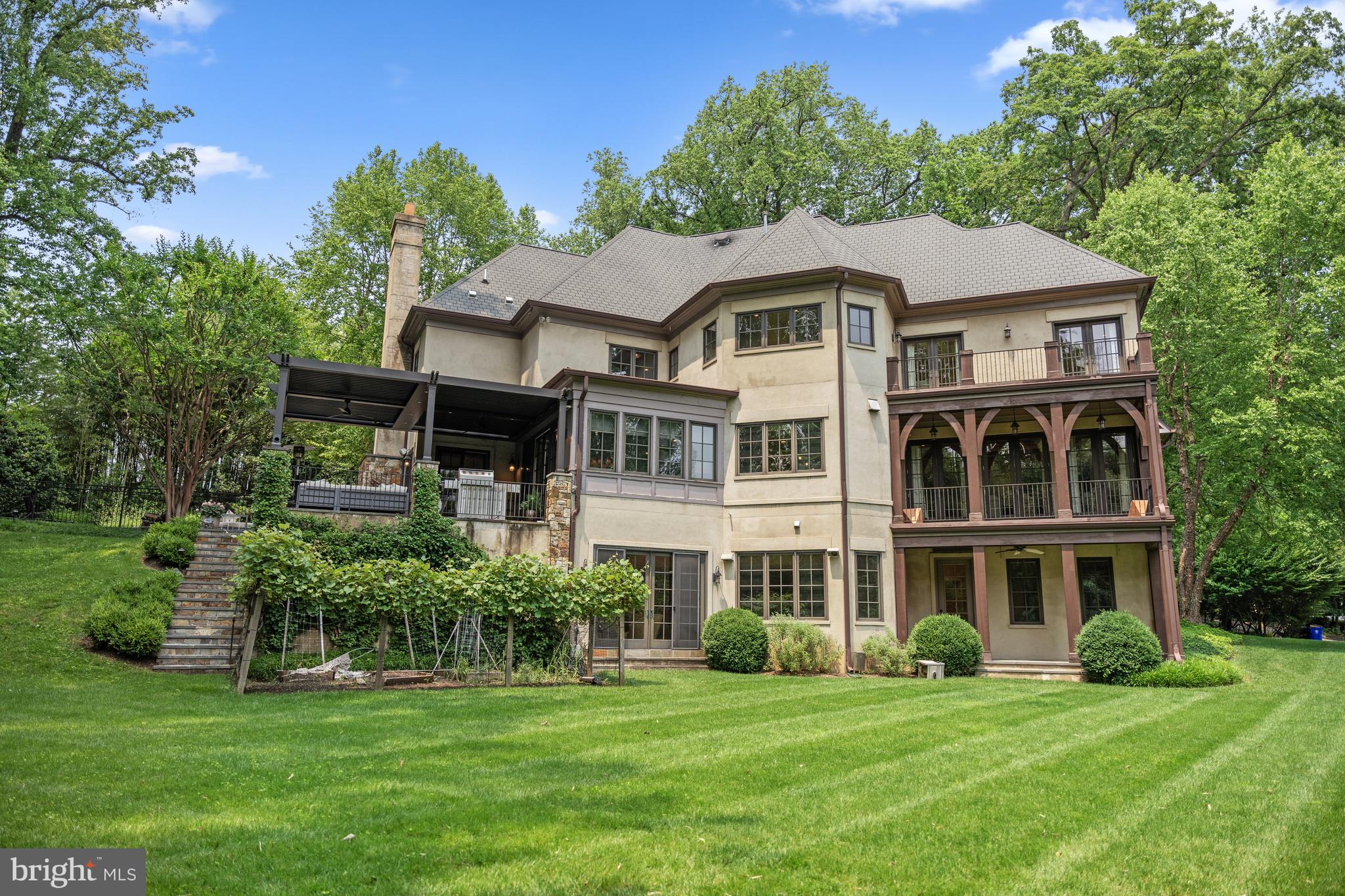10 BURNING TREE COURT