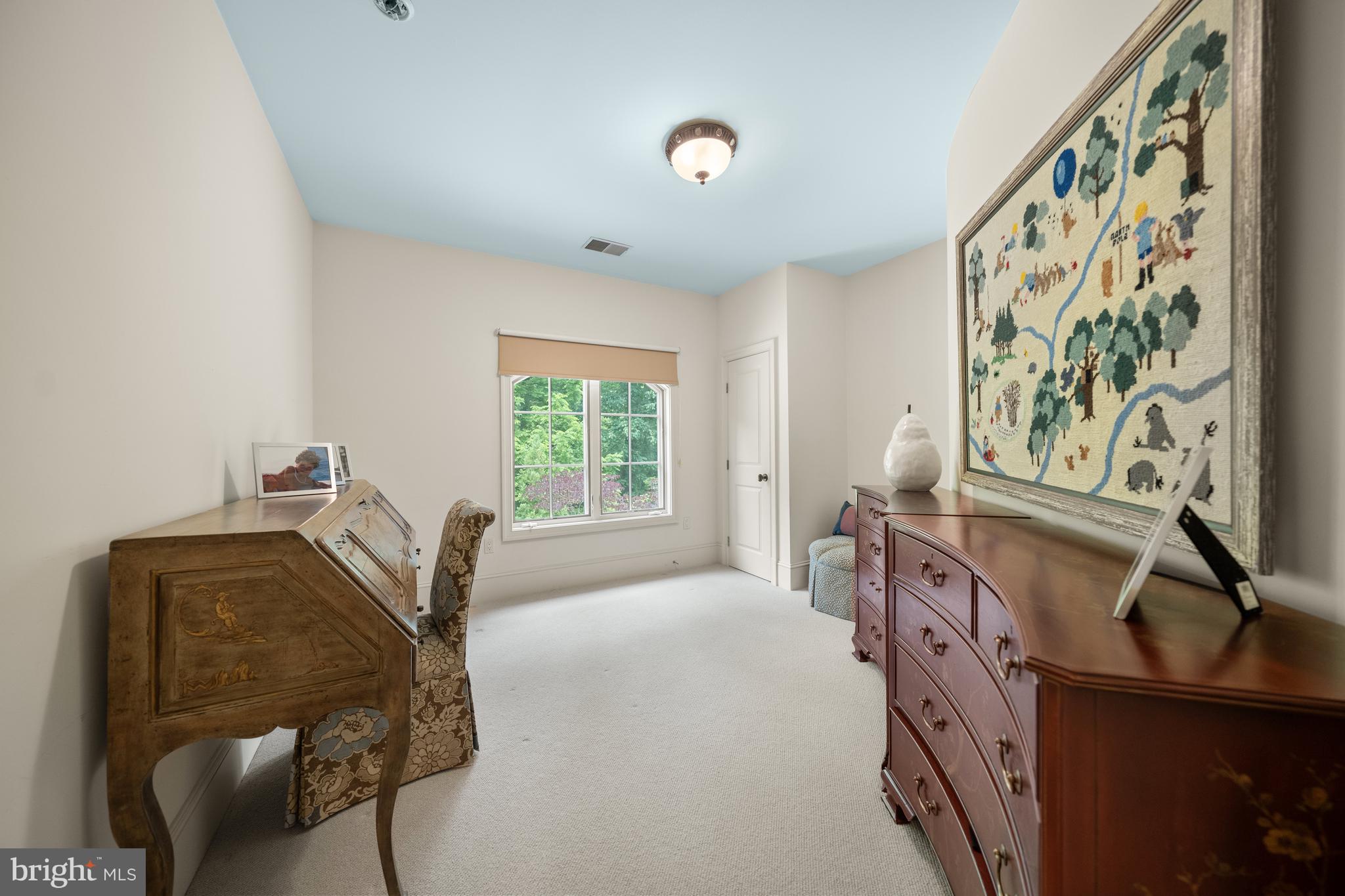 10 BURNING TREE COURT