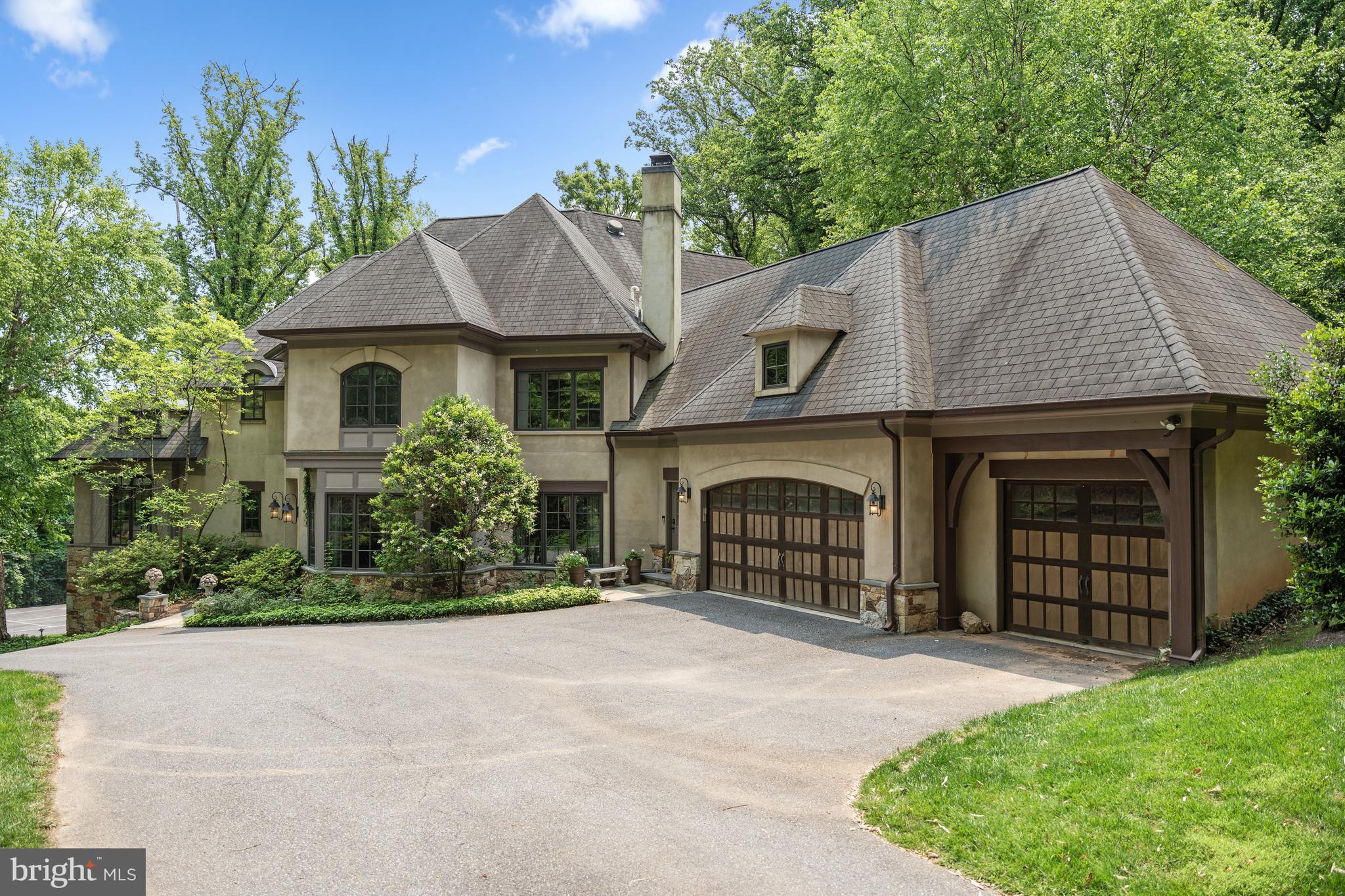 10 BURNING TREE COURT
