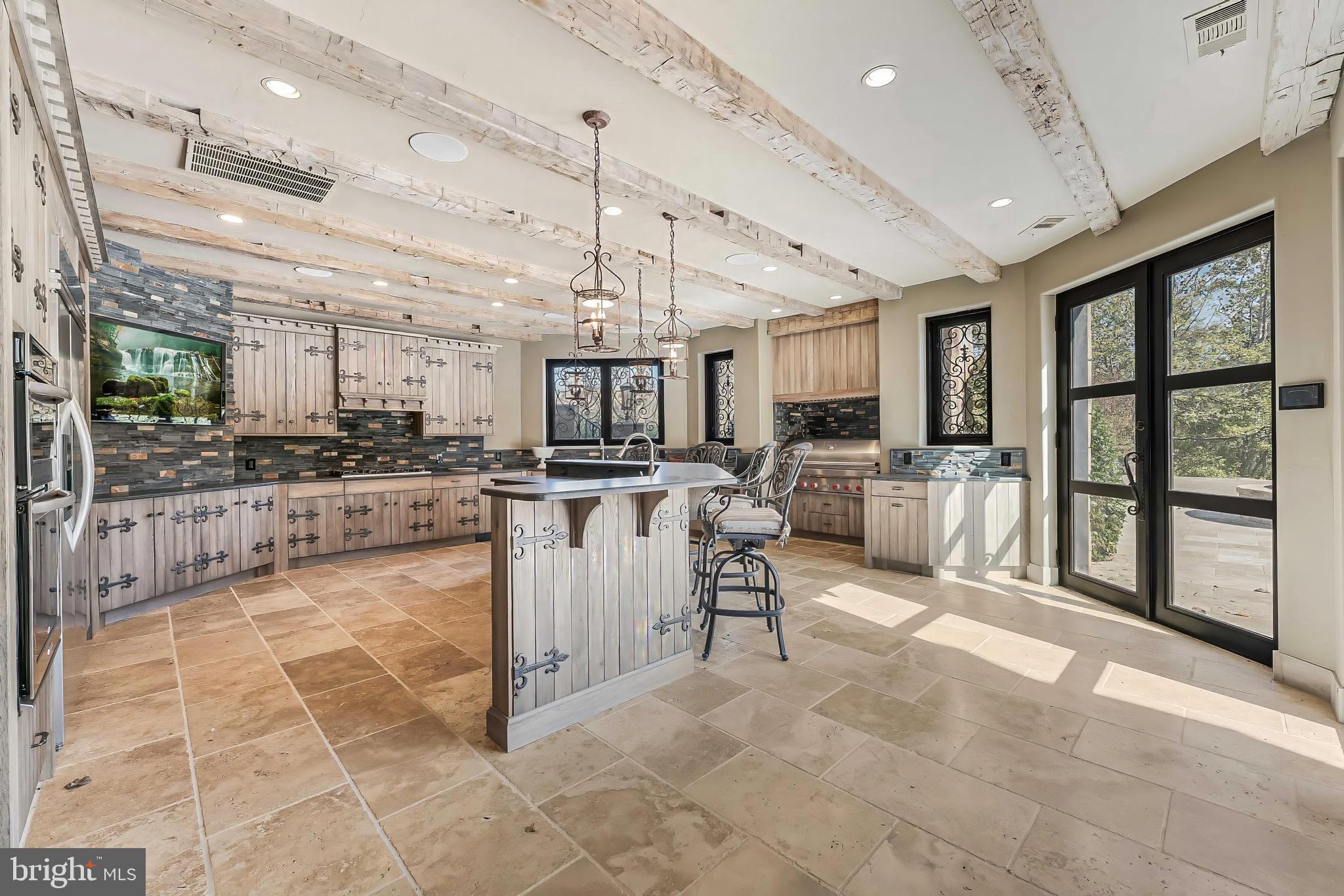 2 PINEY MEETINGHOUSE COURT