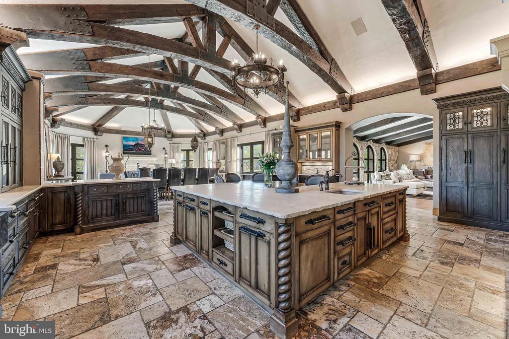 2 PINEY MEETINGHOUSE COURT
