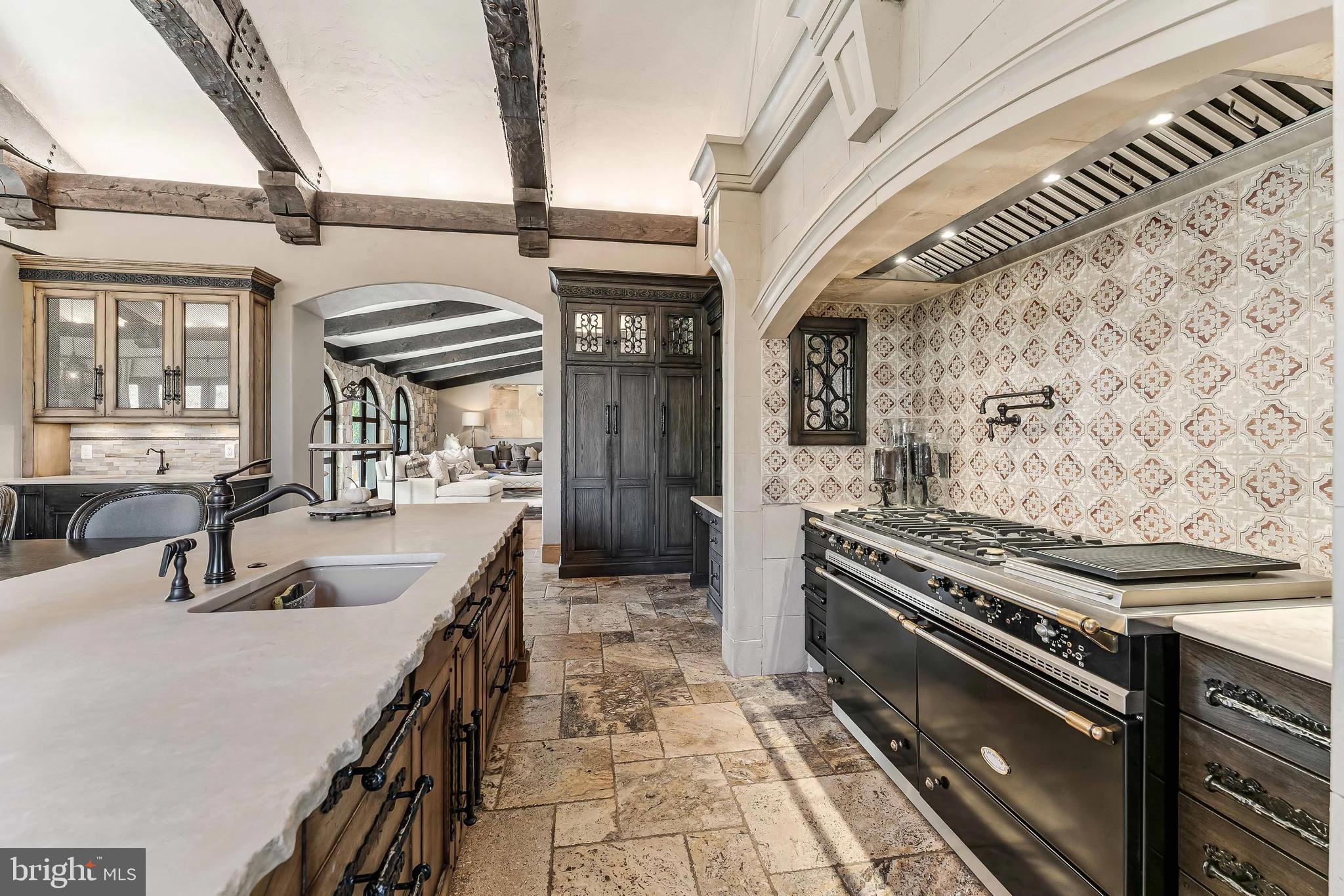 2 PINEY MEETINGHOUSE COURT