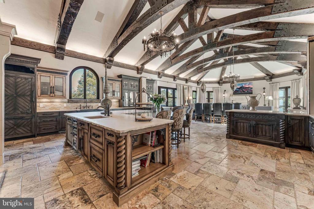 2 PINEY MEETINGHOUSE COURT
