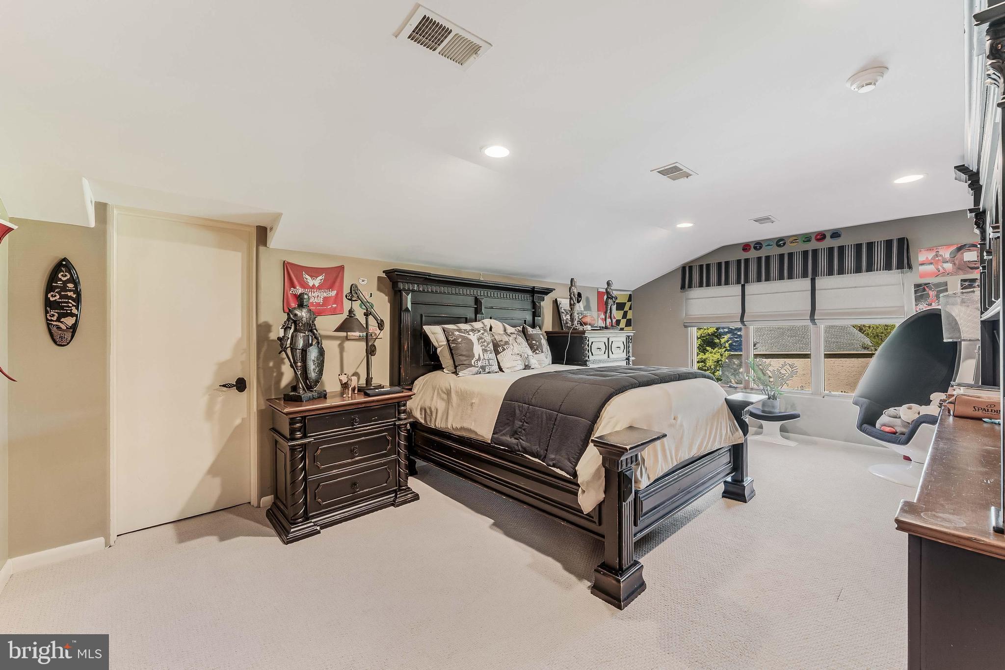 2 PINEY MEETINGHOUSE COURT