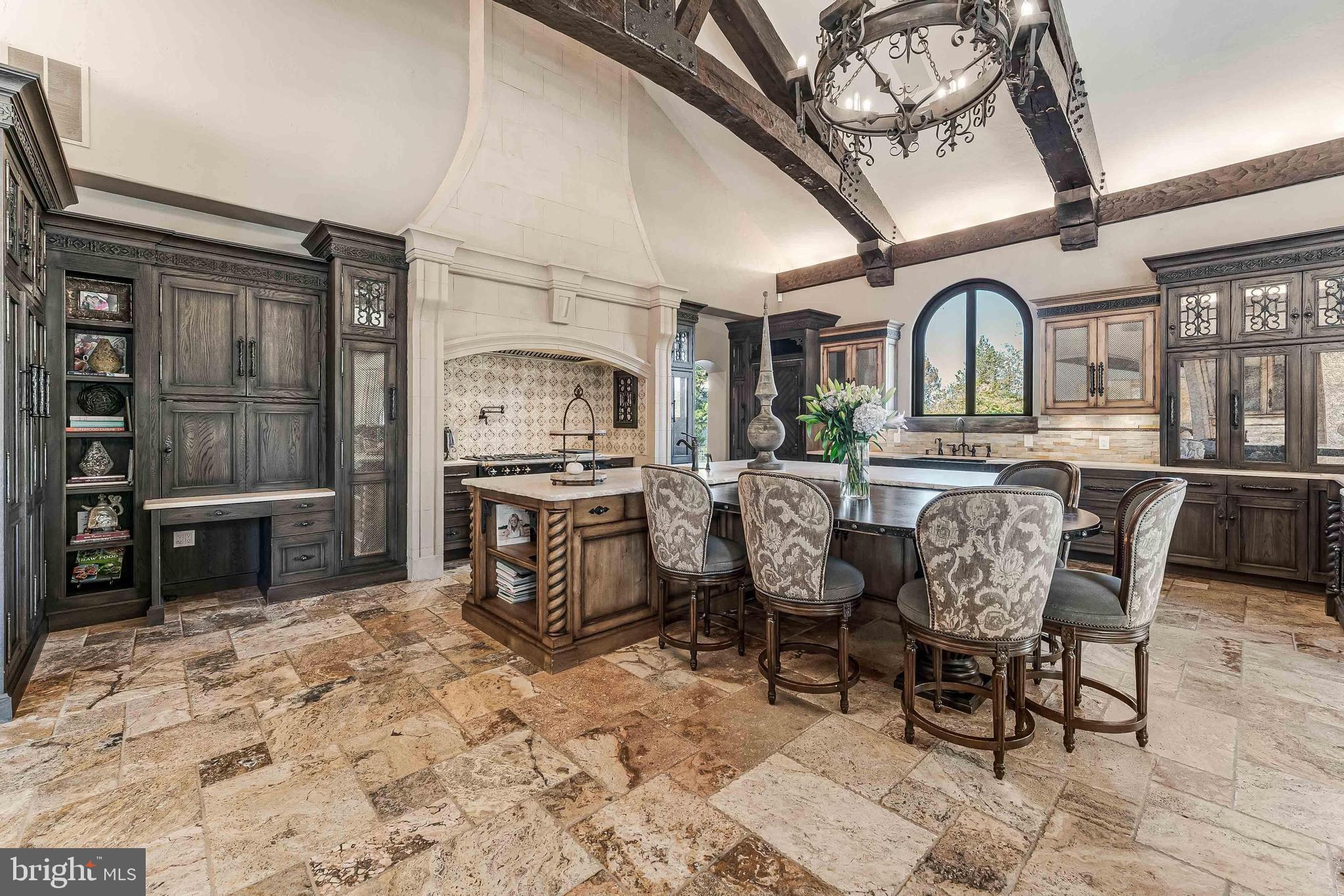 2 PINEY MEETINGHOUSE COURT