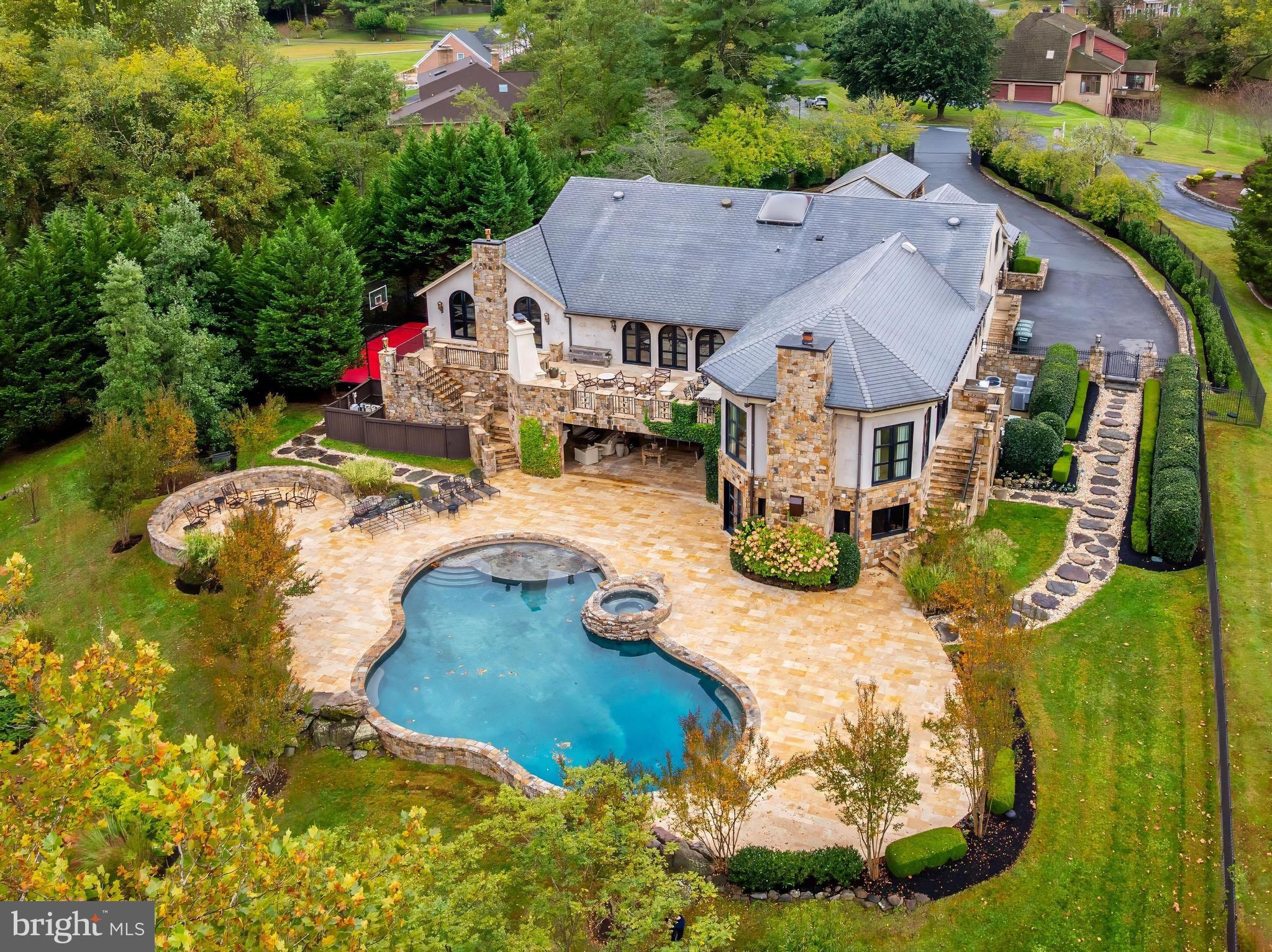 2 PINEY MEETINGHOUSE COURT