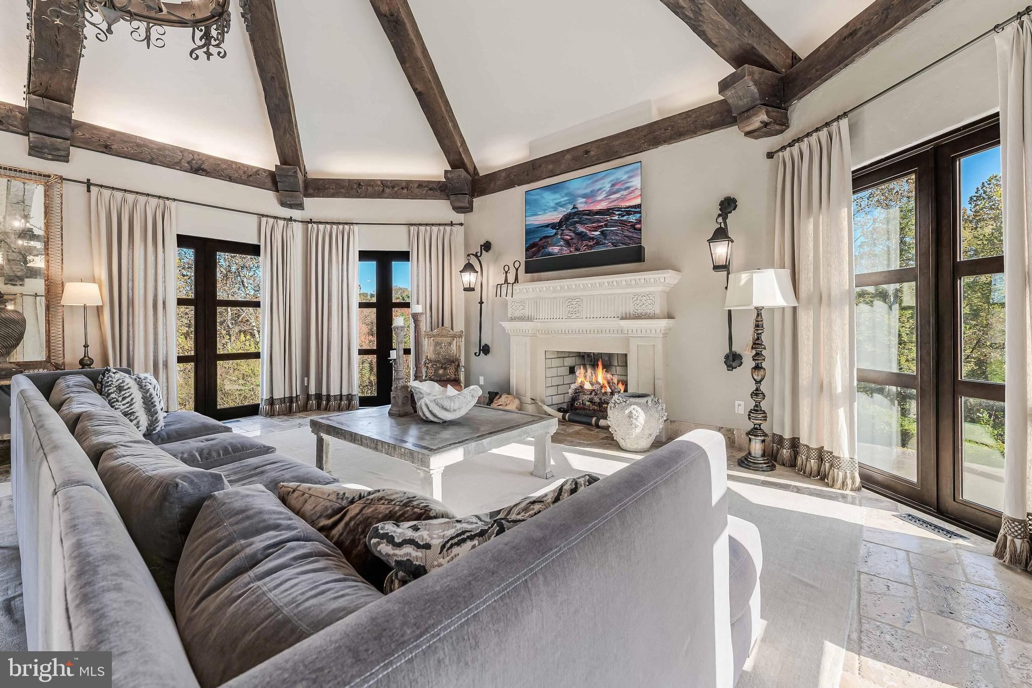 2 PINEY MEETINGHOUSE COURT