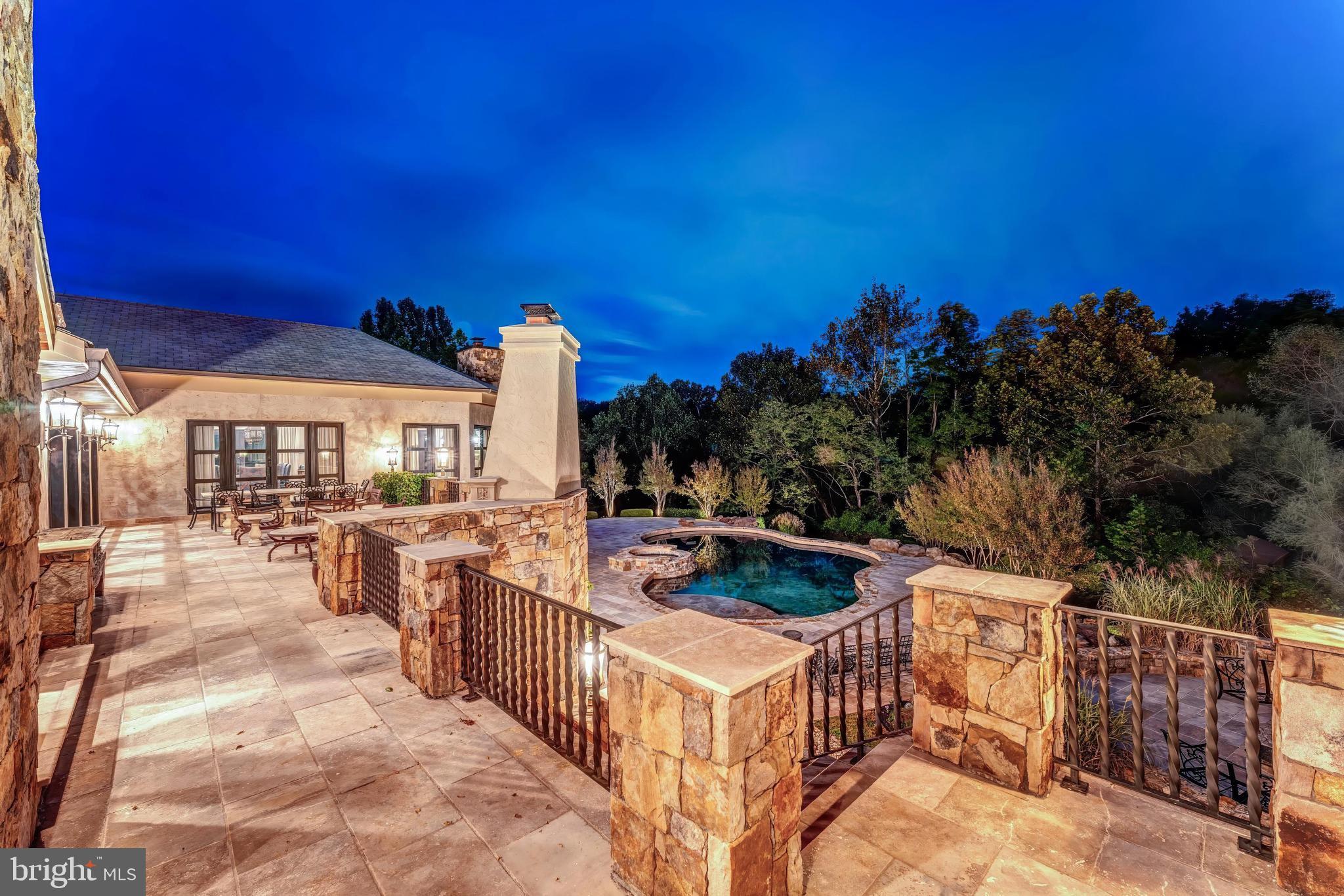 2 PINEY MEETINGHOUSE COURT