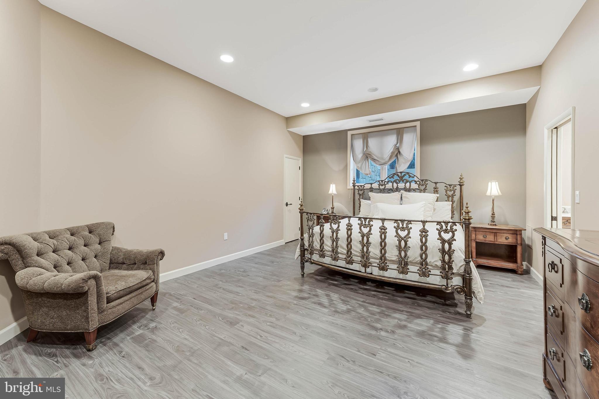 2 PINEY MEETINGHOUSE COURT