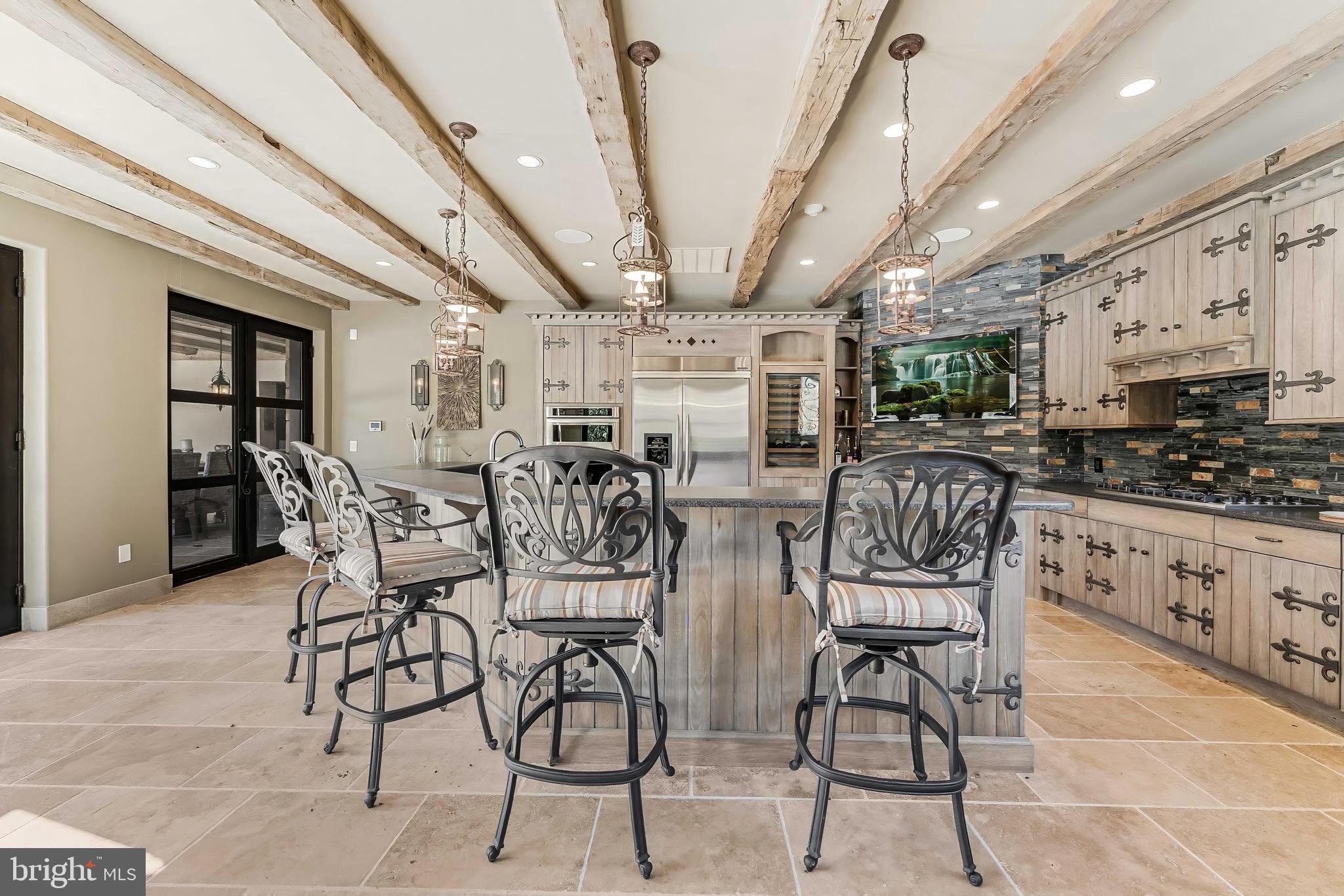 2 PINEY MEETINGHOUSE COURT