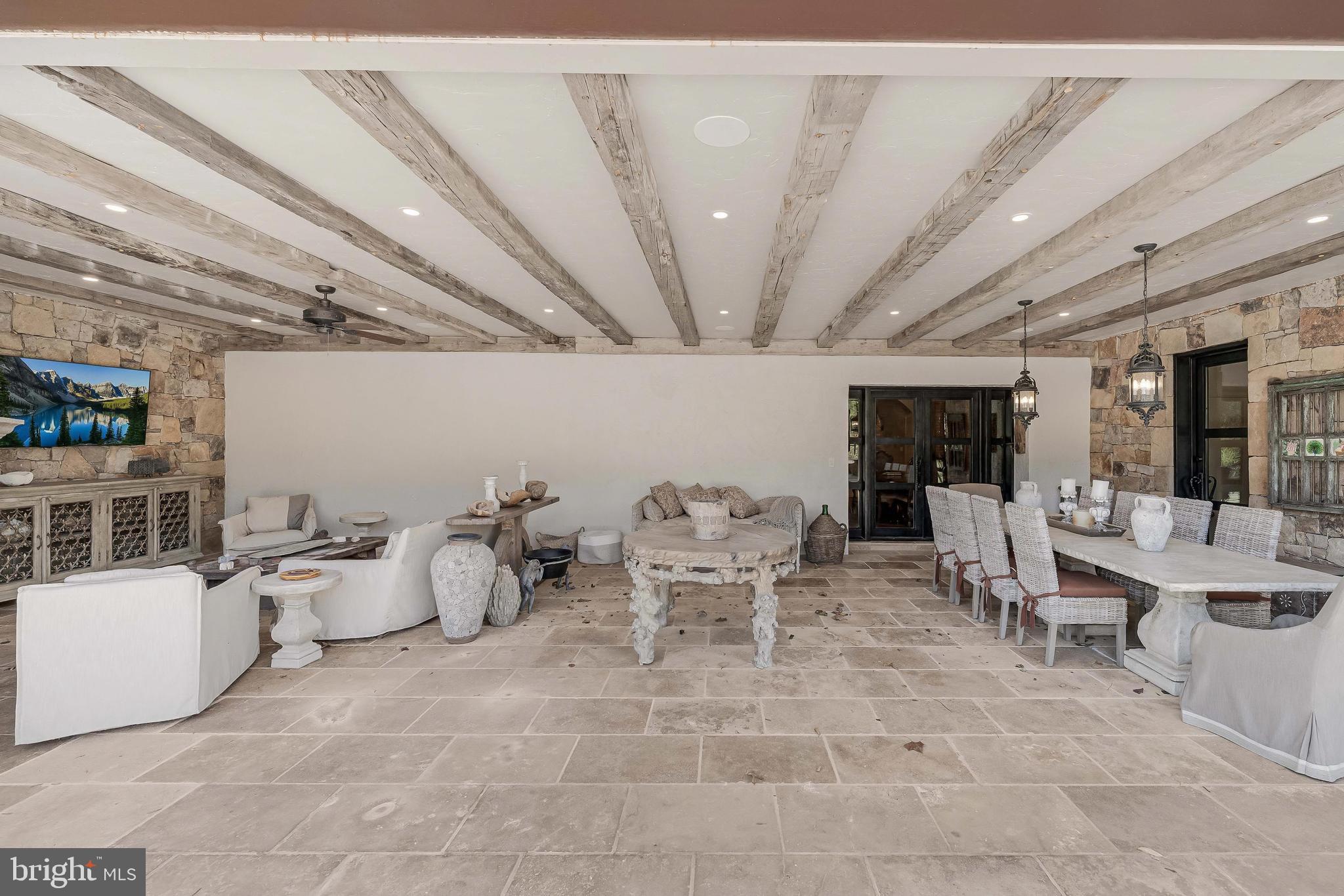 2 PINEY MEETINGHOUSE COURT