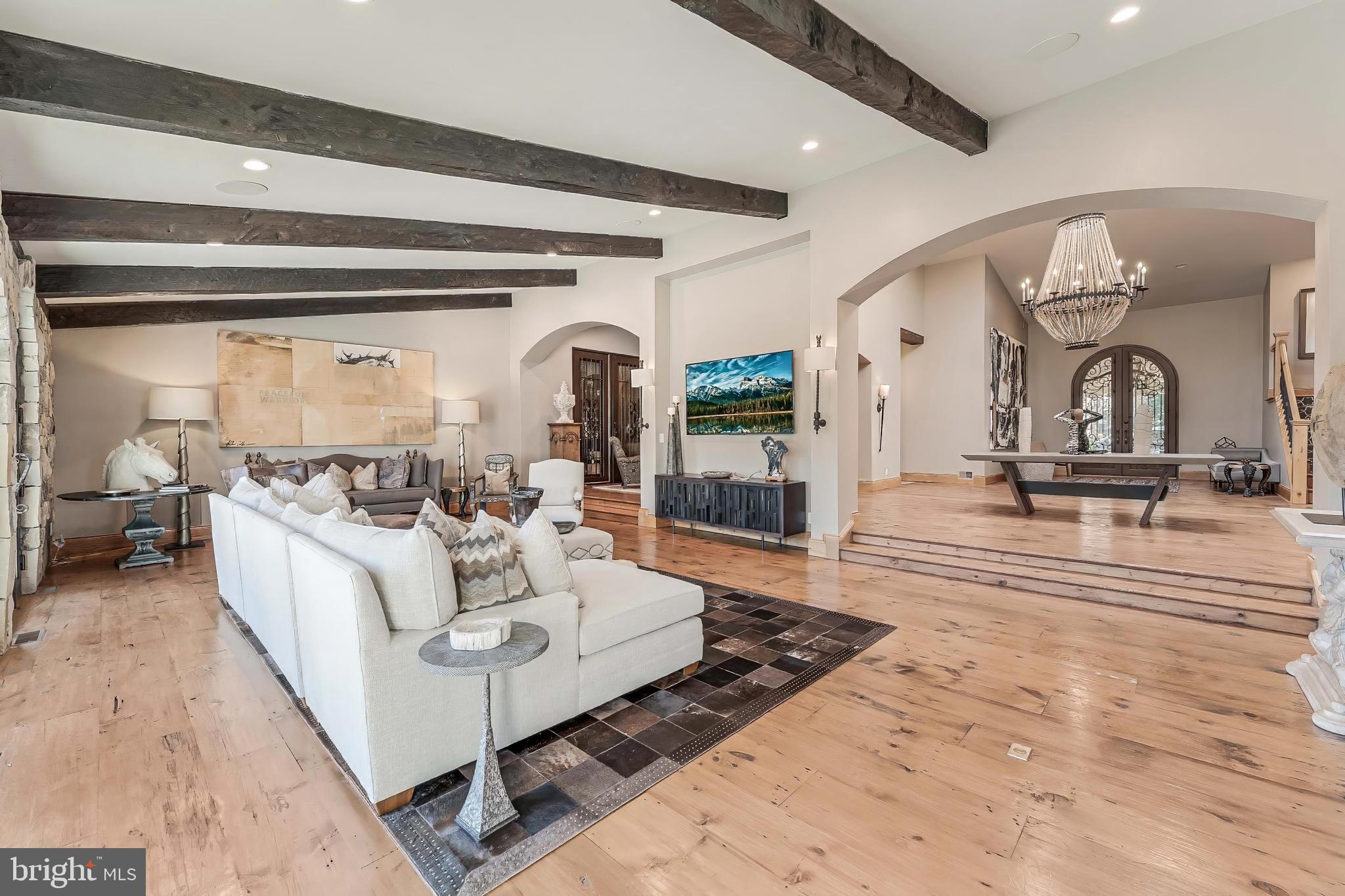 2 PINEY MEETINGHOUSE COURT