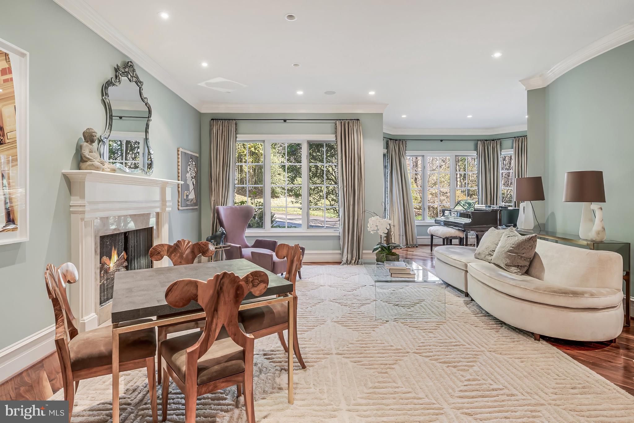 10 BURNING TREE COURT