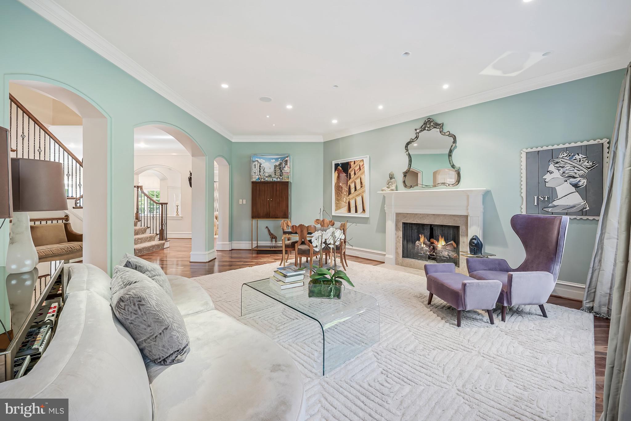 10 BURNING TREE COURT