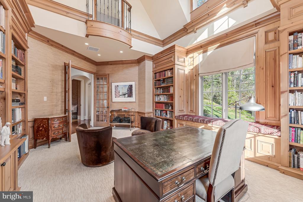 10 BURNING TREE COURT