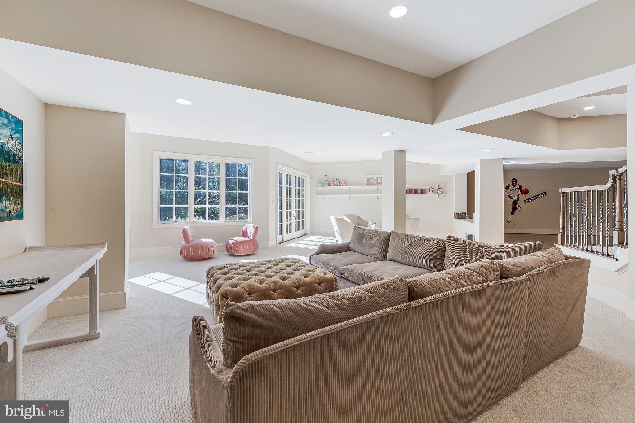 10 BURNING TREE COURT