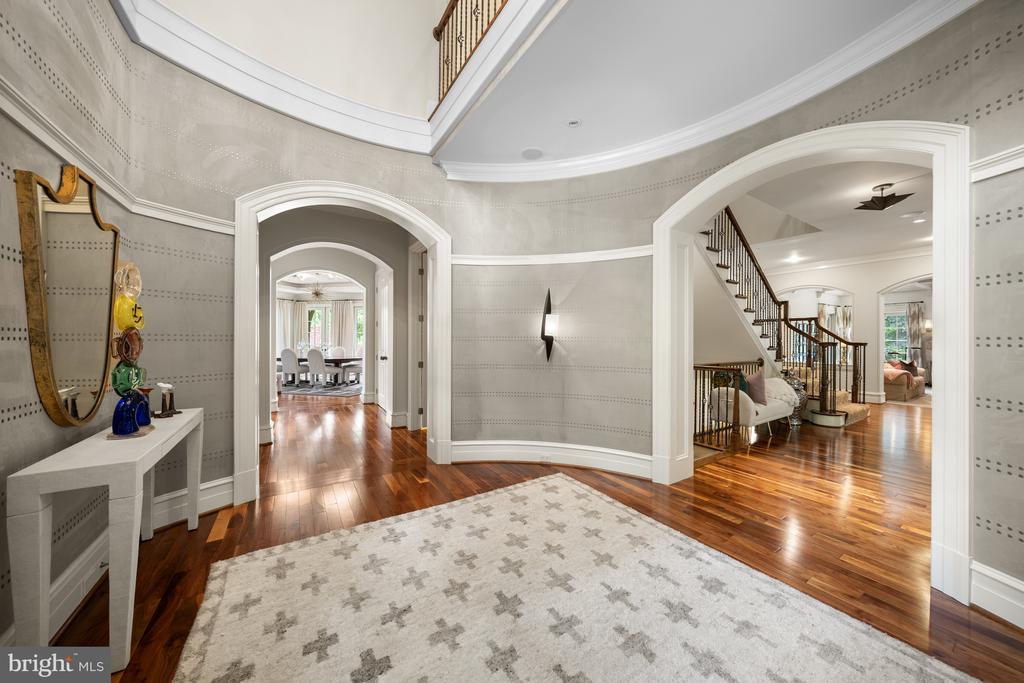 10 BURNING TREE COURT