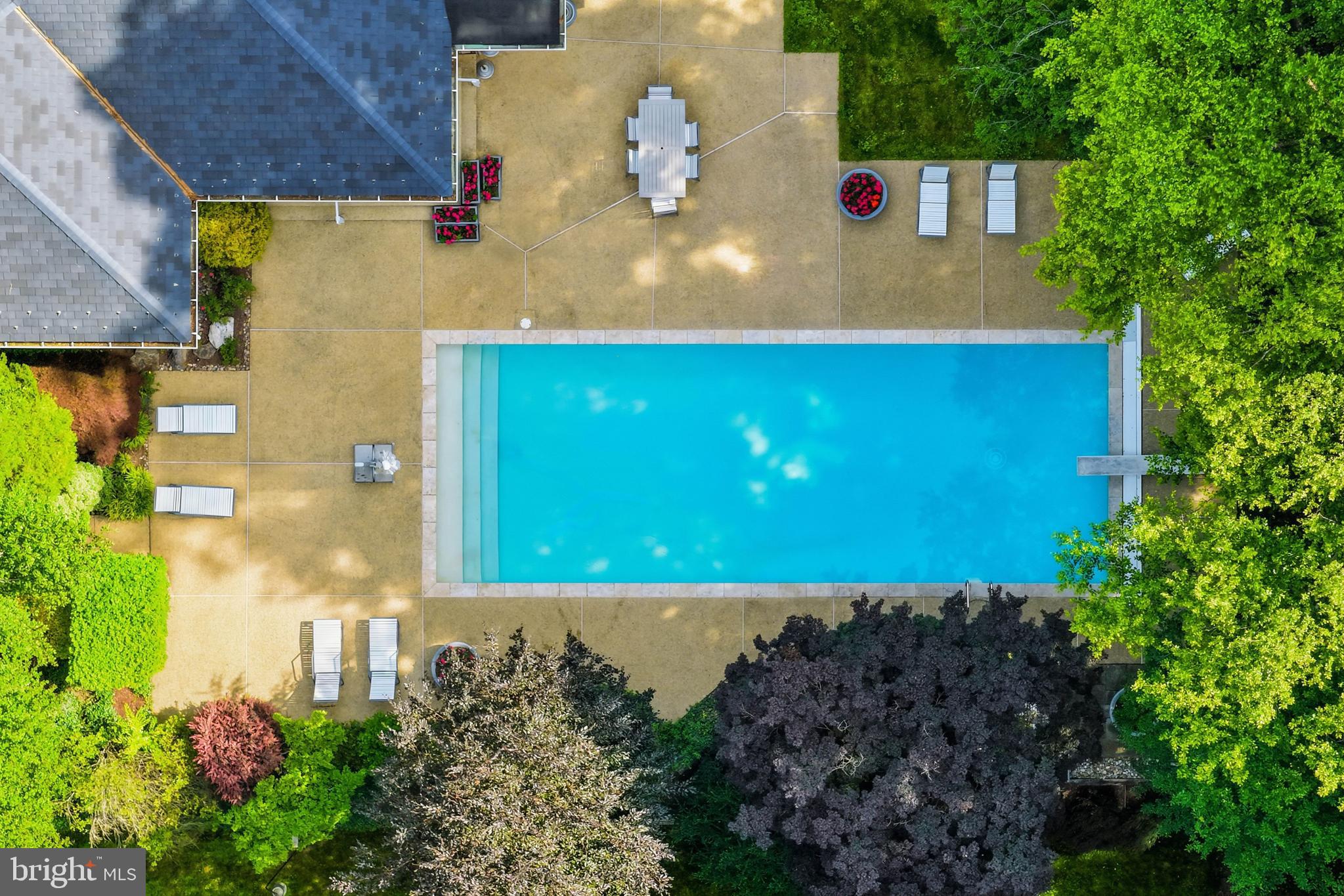 9 OAKLYN COURT