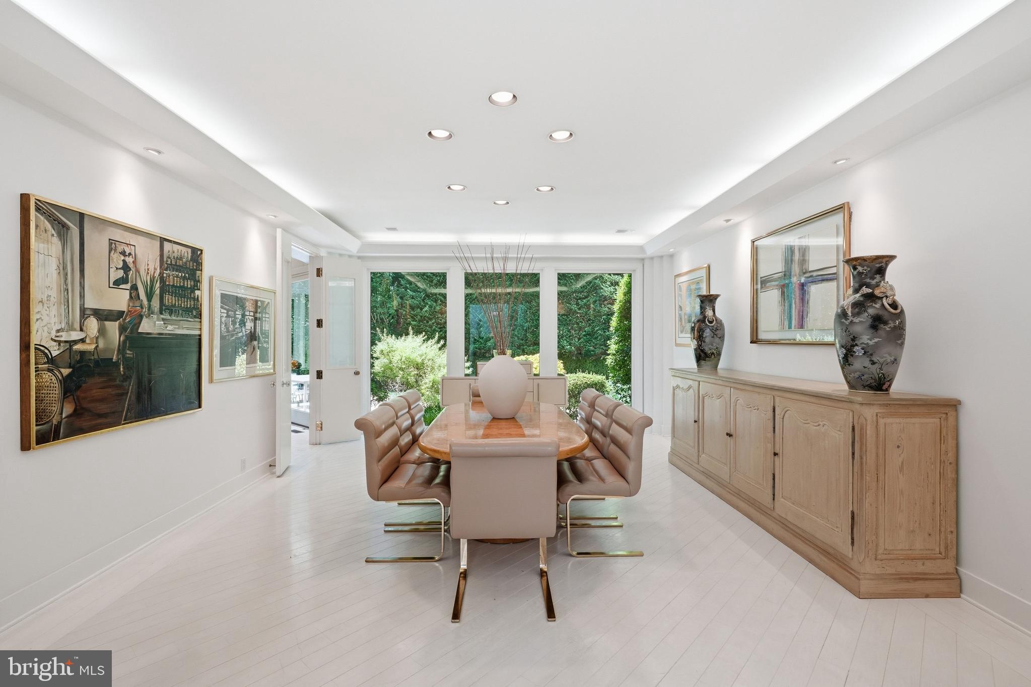 9 OAKLYN COURT