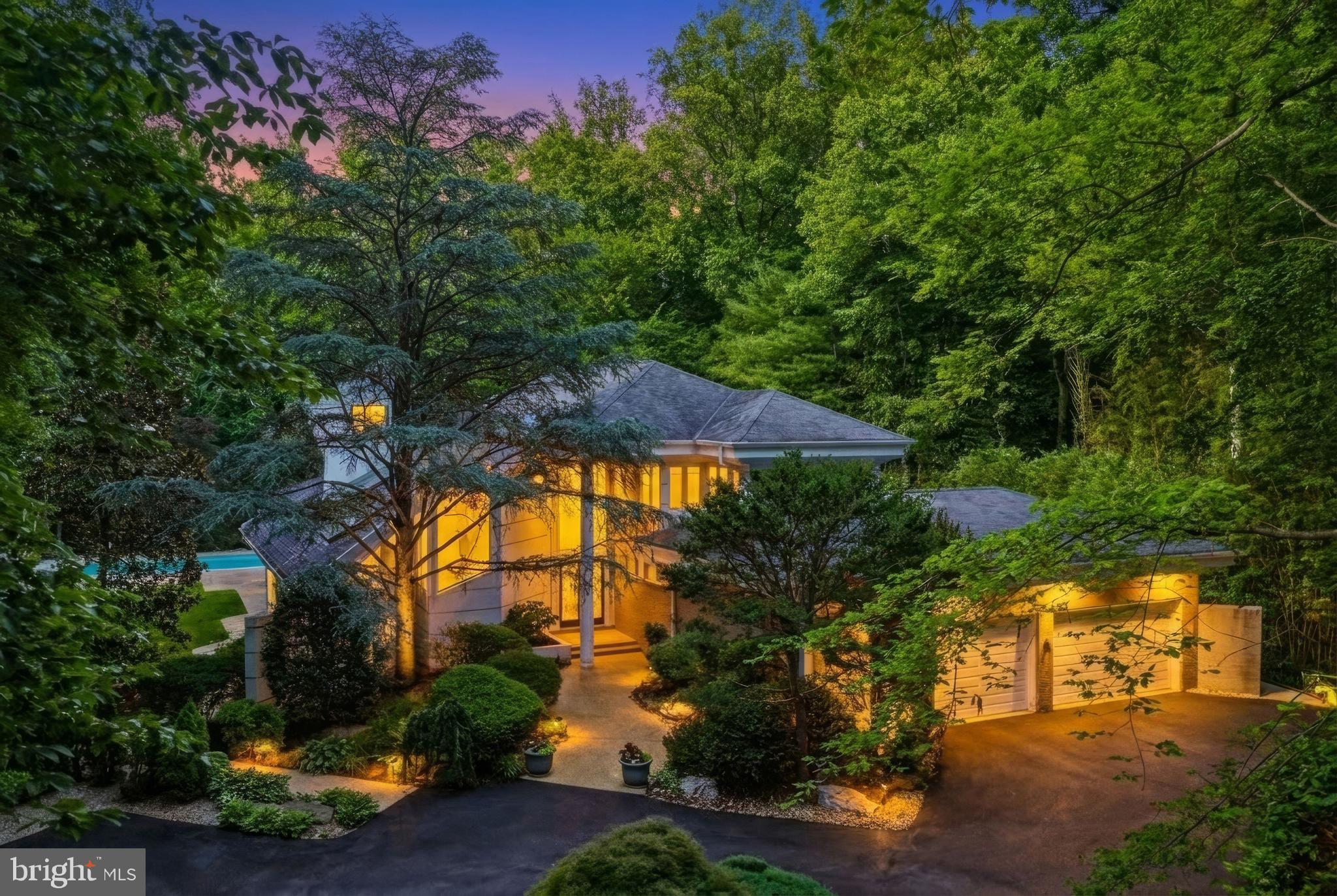 9 OAKLYN COURT