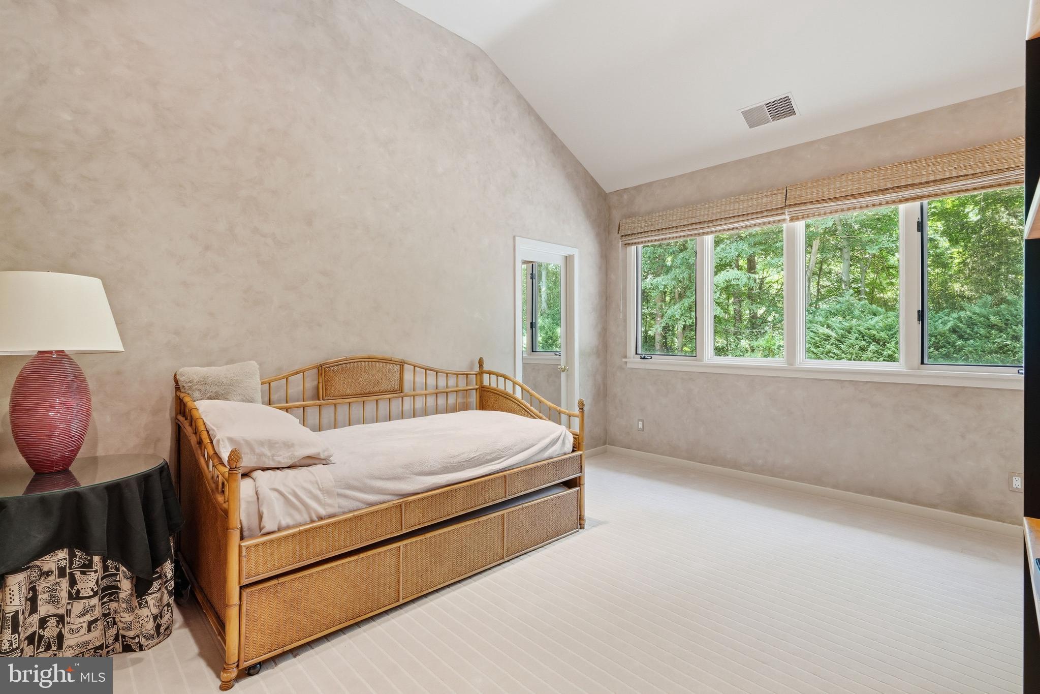 9 OAKLYN COURT