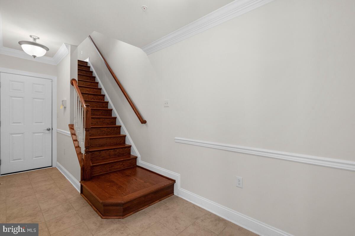 415 N Upton COURT
