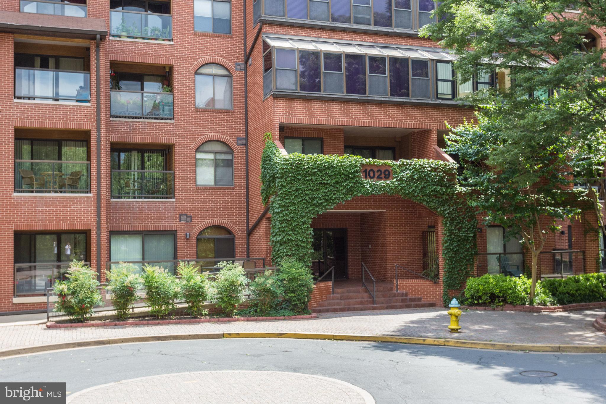 1029 N Stuart Street Unit: 306