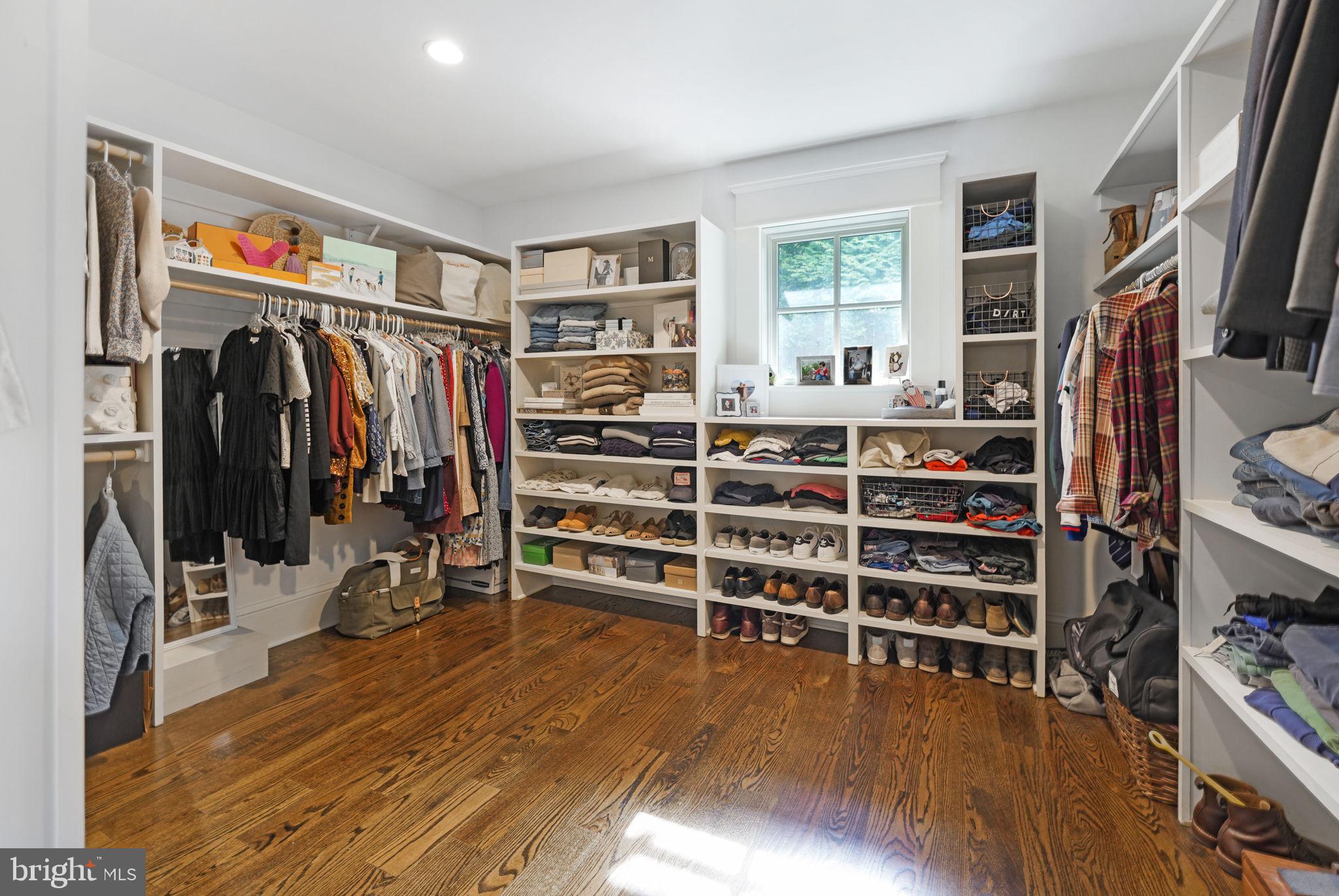 2317 N Utah St