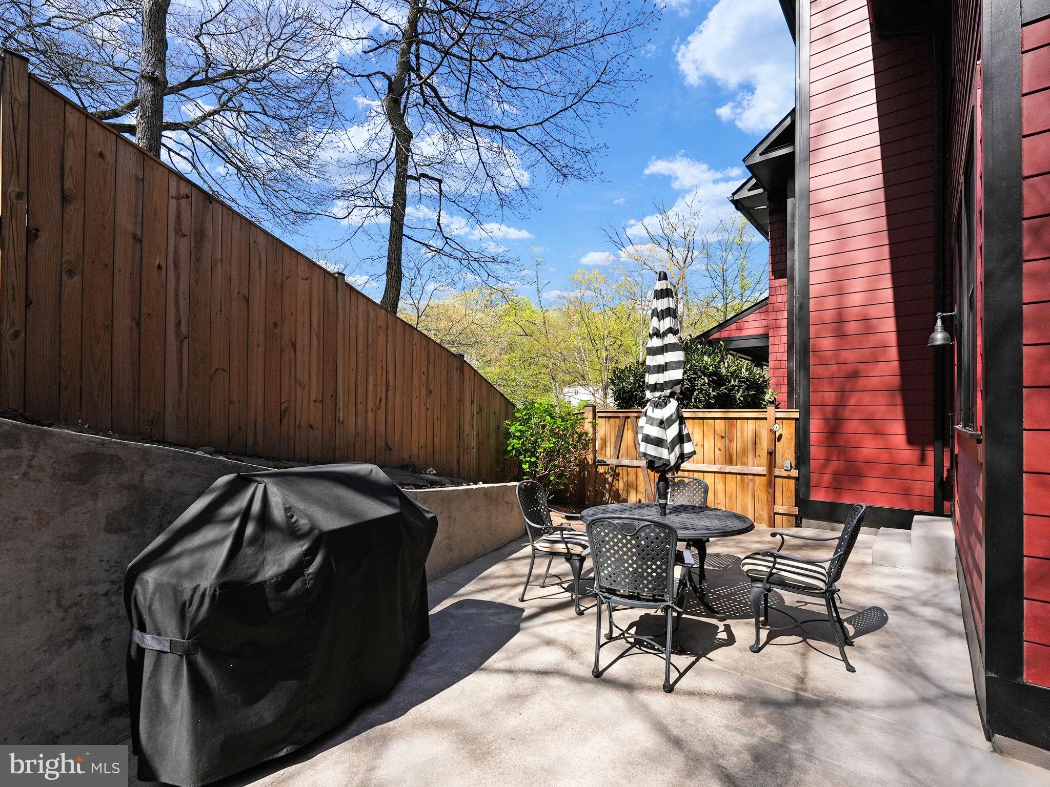 2317 N Utah St