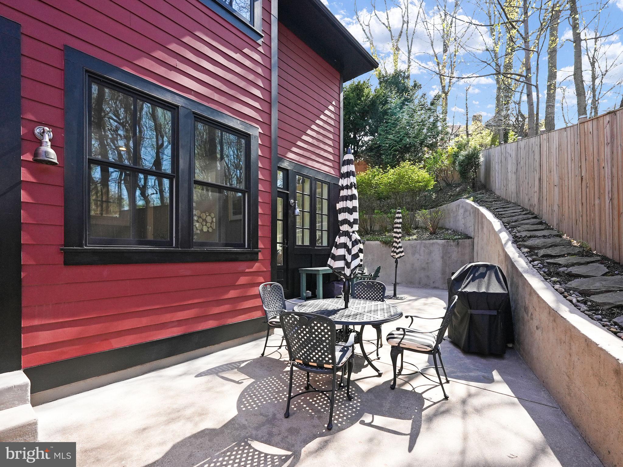 2317 N Utah St