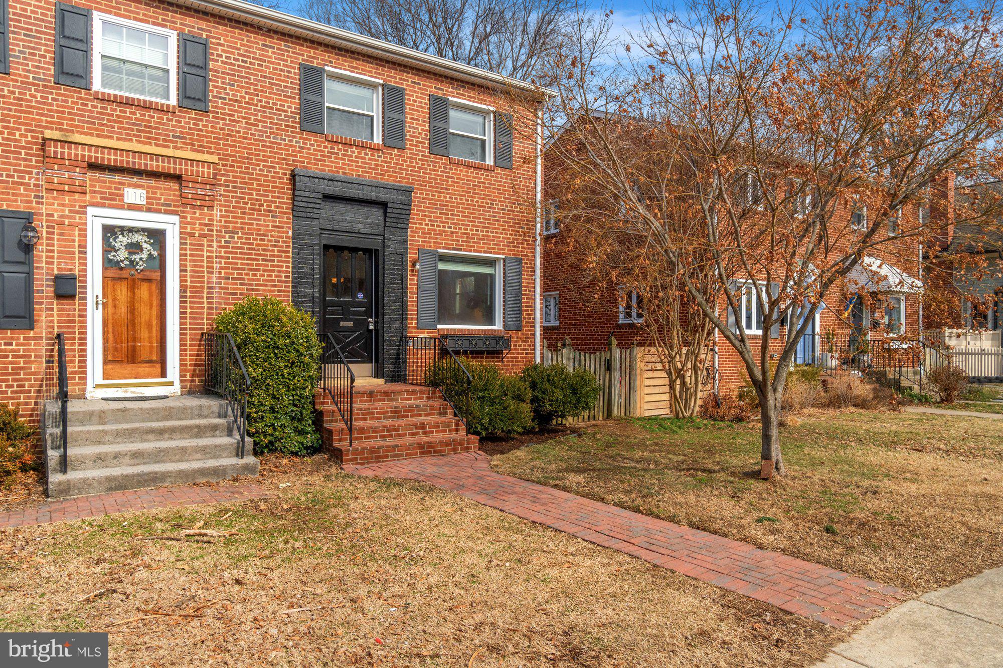 118 E Glendale Ave E
