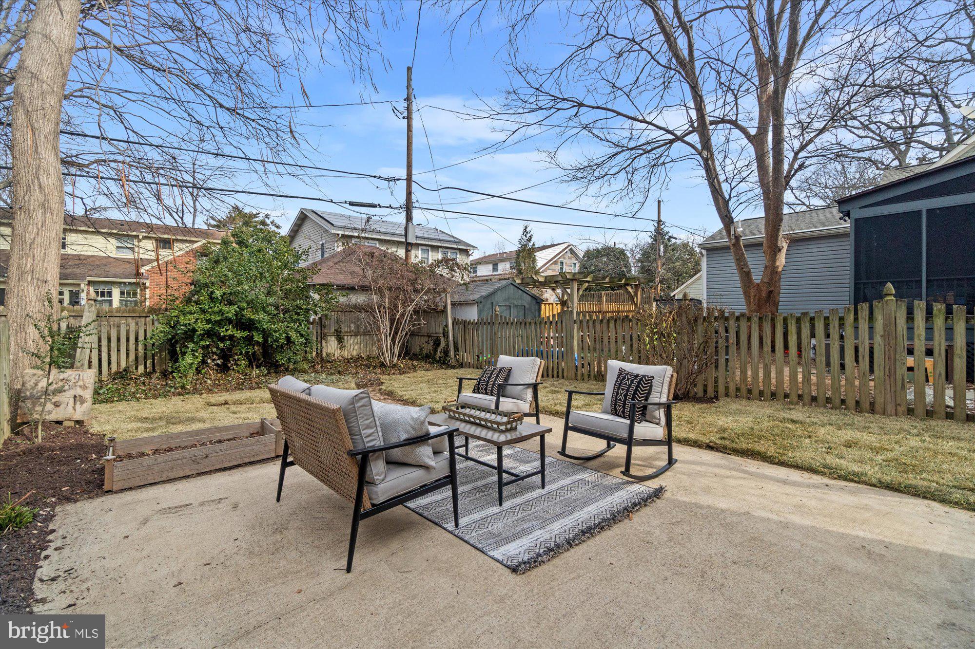 118 E Glendale Ave E
