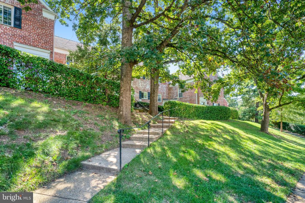 3239 GUNSTON ROAD