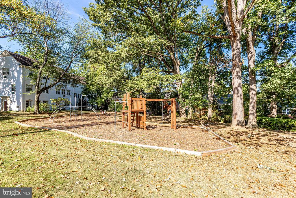 3239 GUNSTON ROAD