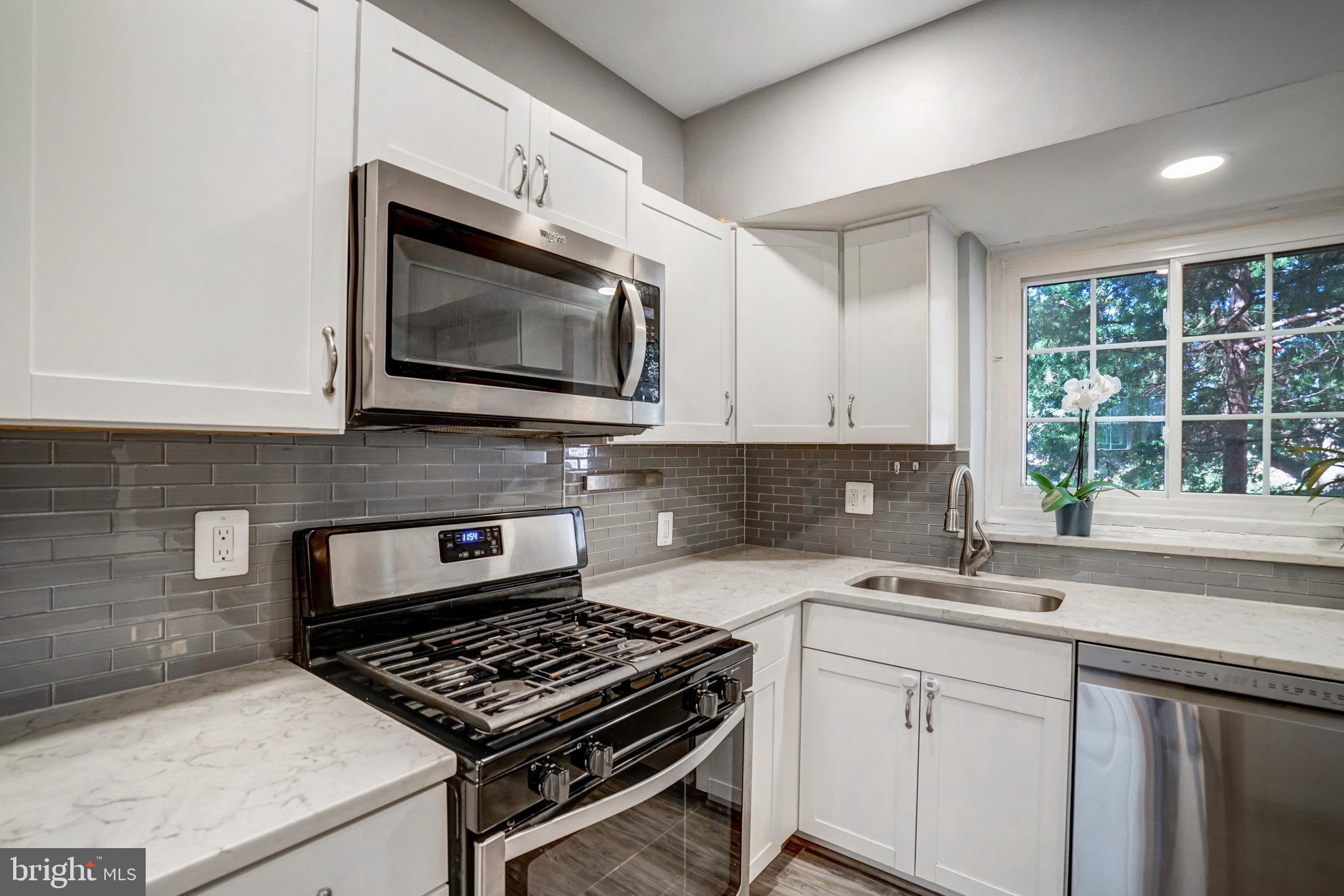 3239 GUNSTON ROAD