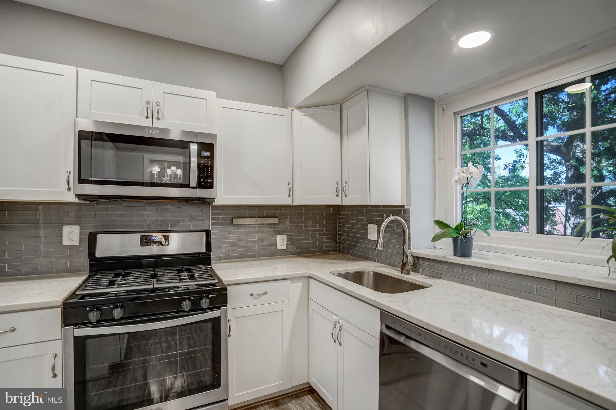 3239 GUNSTON ROAD
