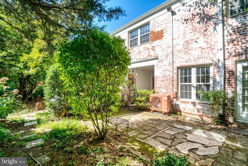 3239 GUNSTON ROAD