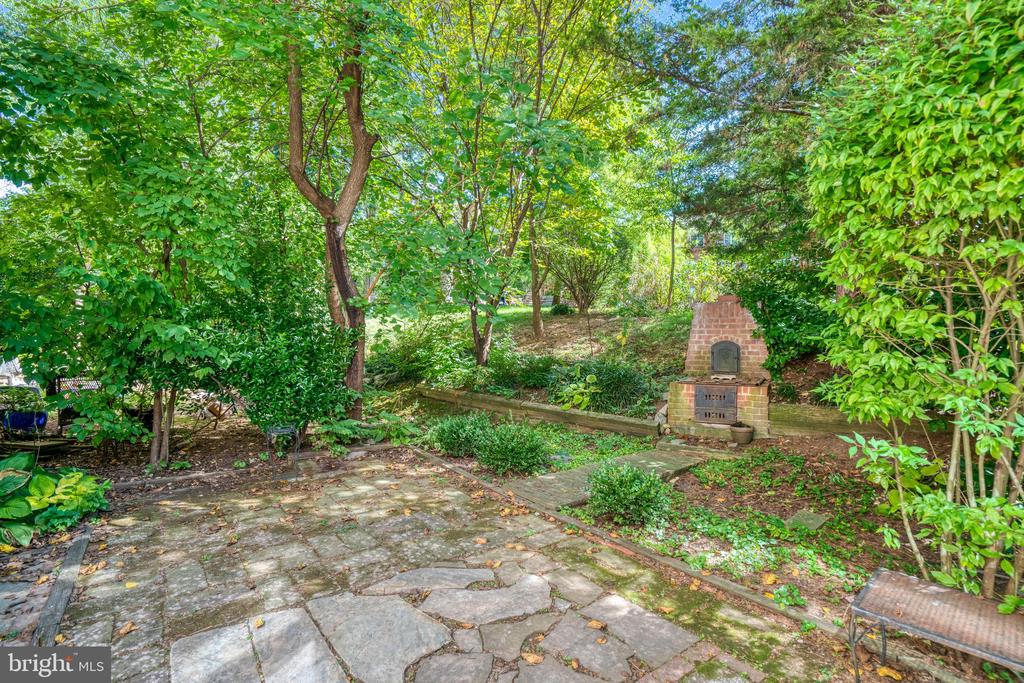 3239 GUNSTON ROAD