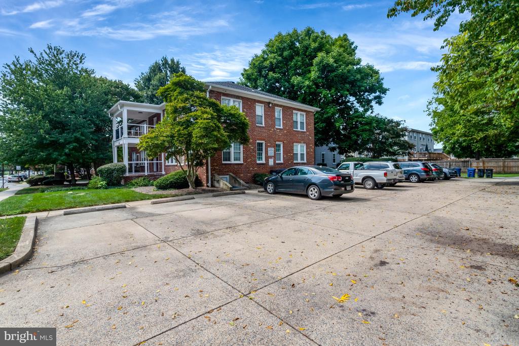1800 DEWITT AVENUE Unit: H