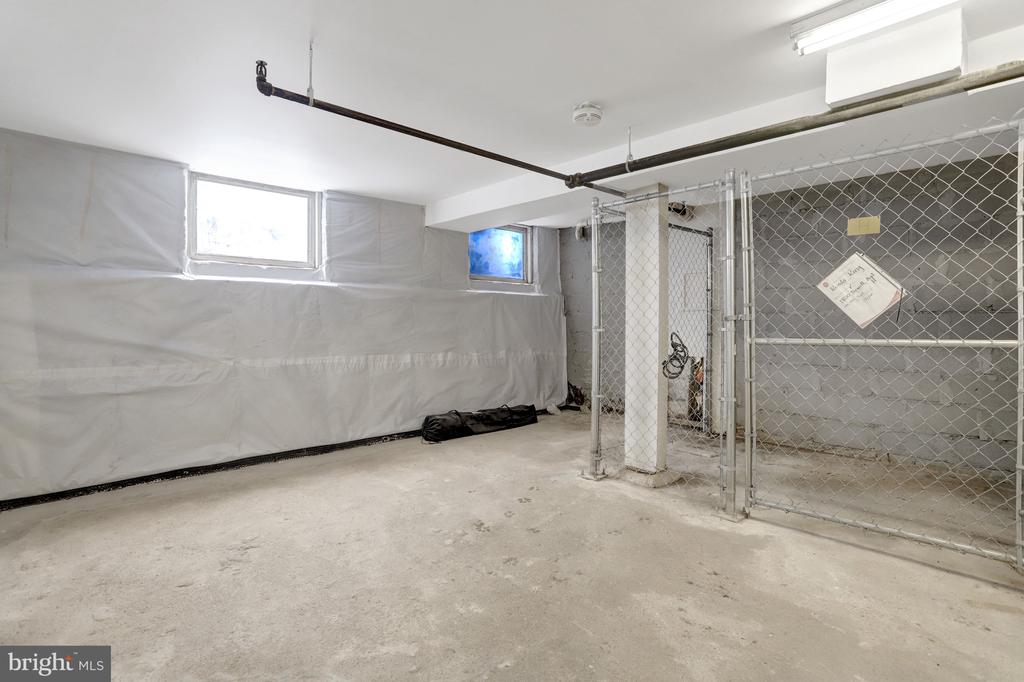 1800 DEWITT AVENUE Unit: H