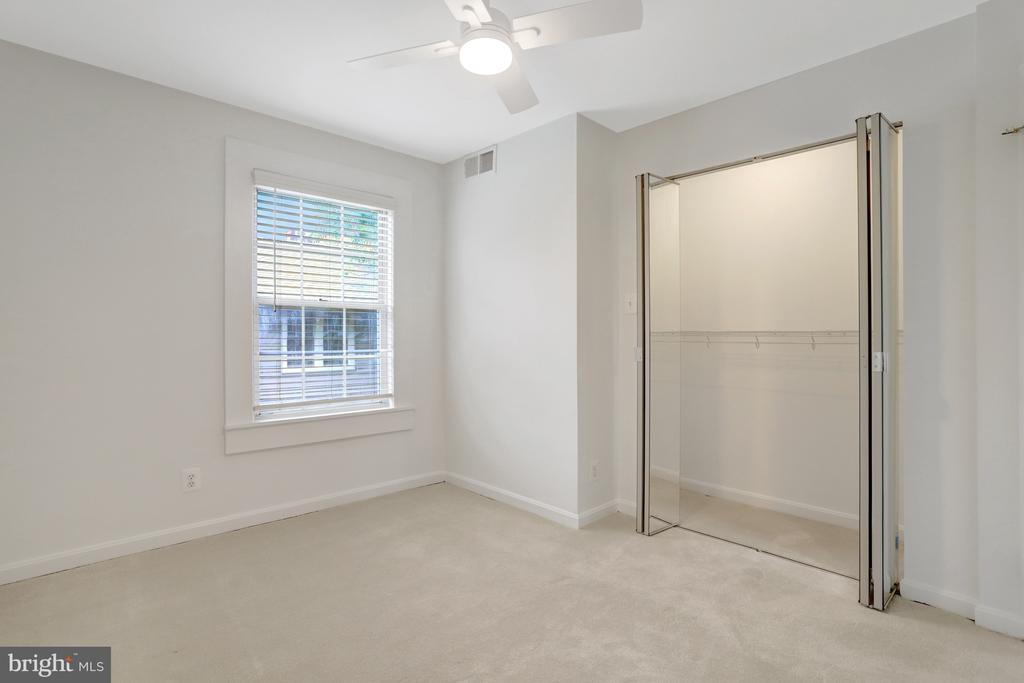 1800 DEWITT AVENUE Unit: H