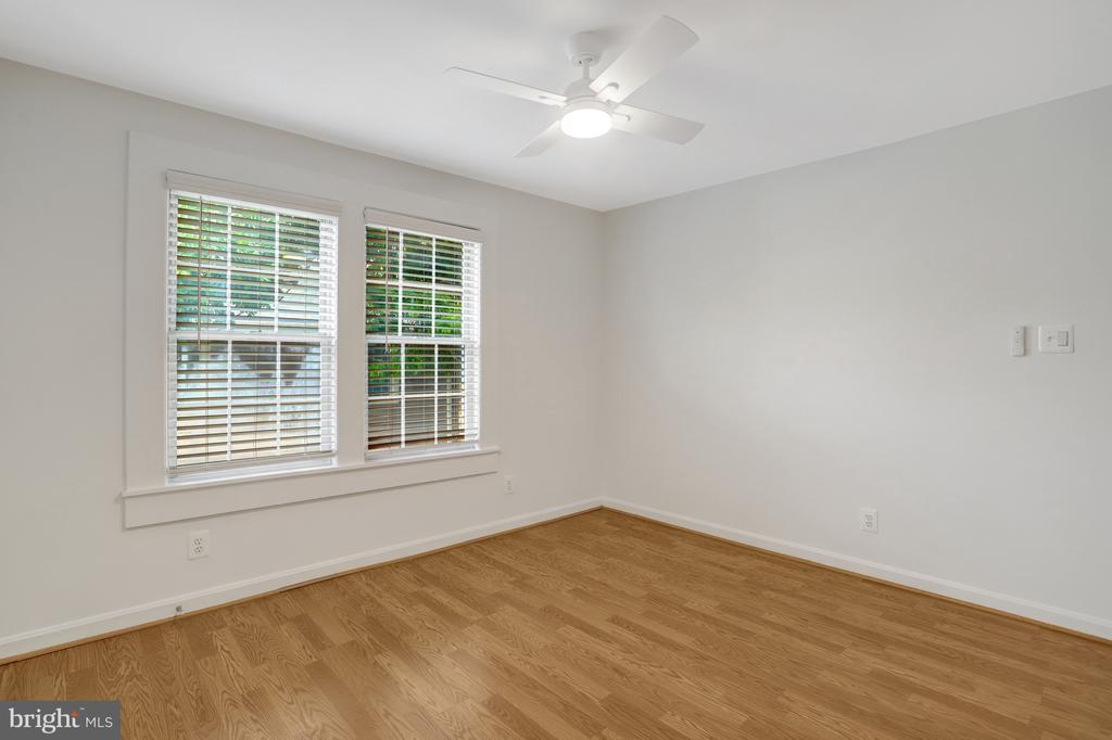1800 DEWITT AVENUE Unit: H